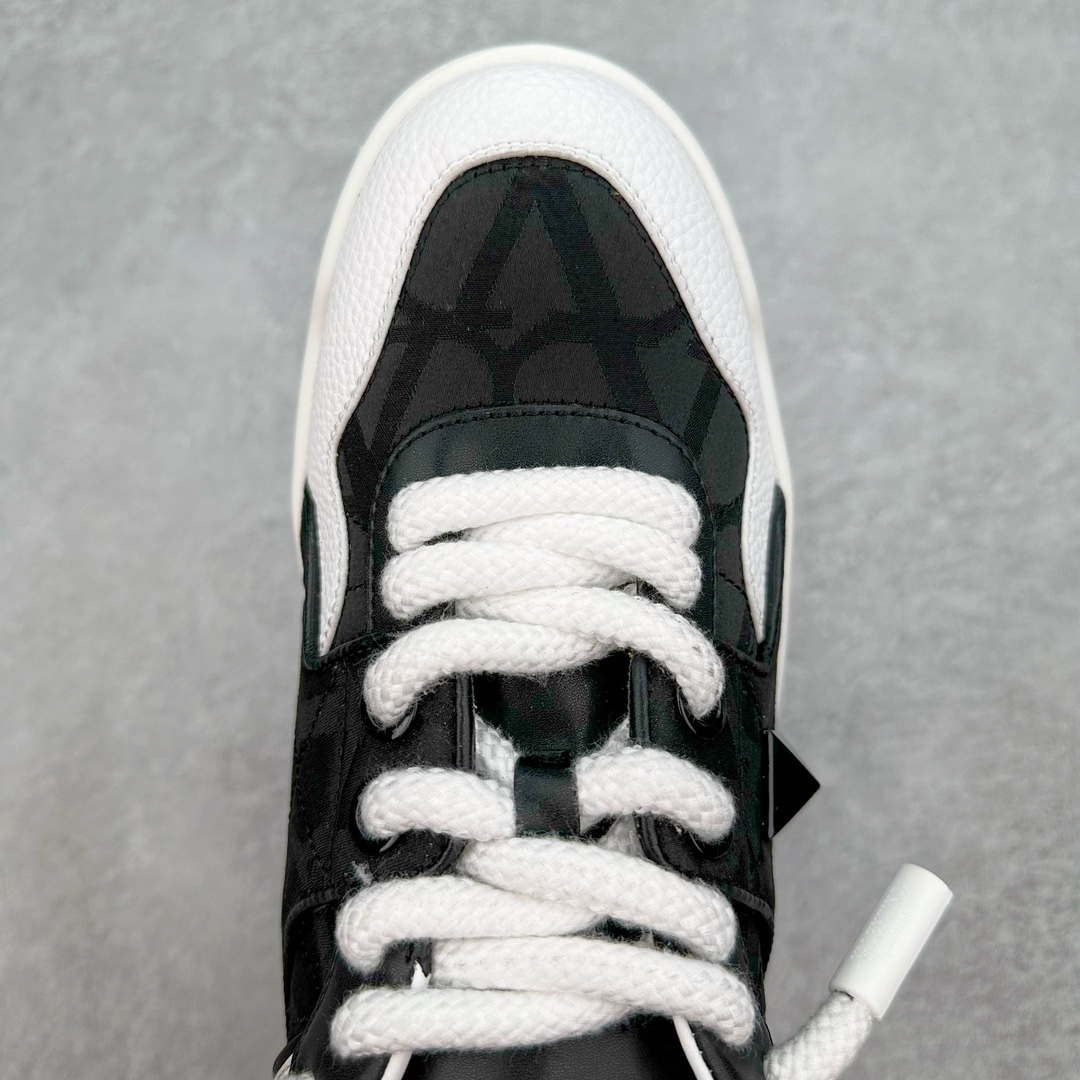 图片[4]-Valentino 华伦天奴 新款休闲鞋2023最新款 走秀情侣爆款 粗鞋带 休闲鞋 ，Elsa Hosk张艺兴 关晓彤等众多明星同款 pink pp系列芭比粉被eanor Hosk 穿出了不一样的随性和时髦 阿那亚大秀可谓是刷爆了时尚圈！鞋面全油边 面料：定制牛皮+冲孔工艺，独家开模TPU大底 全套包装 尺码：35 36 37 38 39 40 41 42 43 44 45-选品中心