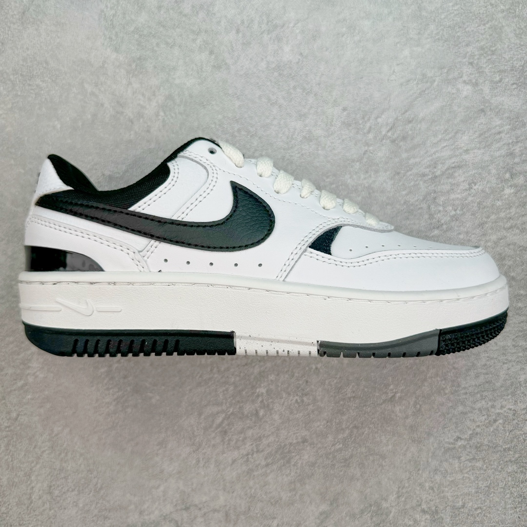 ＃奥莱Zp订单福利 NK Gamma Force Low 伽玛空军系列低帮经典百搭休闲运动厚底板鞋 DX9176-100 独家渠道 市面未流通批次 奥莱直播间499 599一样的东西 碾压市面现存所有版本 公司一样的东西 超值回馈 帮你省钱 支持各种鉴定 这两年越来越多品牌玩起了复古风 尤其是NK 不仅推出做旧质感的球鞋 还带回不少元年鞋型 最近 一双 Gamma Force 迎来一款新配色 虽然它看起来和感觉起来像是 80 年代的发布 但 Gamma Force 实际上是该品牌的最新产品之一 整个鞋面采用米白色的皮革与翻毛皮材质覆盖 鞋面设计就是那股80年代的味道 细节部分搭配红、蓝、绿三色的融入 复古气质拉满 极具Vibe风 中底处加入了做旧工艺 重现老鞋质感 尺码：35.5 36 36.5 37.5 38 39 40 40.5 41 42 42.5 43 44 44.5-选品中心