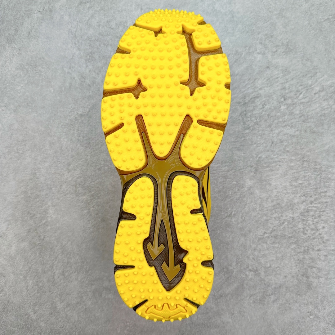 图片[9]-＃KX Off-White 2024年OW最新款跑鞋 #百分百原盒正确版 原楦原纸板数据开发 4层分离大底#鞋面采用3d立体打印和多种材料拼接而成#防滑耐磨透气性轻便跑鞋 作为曾经爆火 并且定位奢潮领域的标志性品牌 Off-White 仍需要不断更新符合当下潮流时尚的复古运动鞋款，以期收获基本盘消费者的关注 此次更新的 Off-White 新款运动鞋将经典复古老爹鞋细节设计更加夸张化 并将标志性箭头设计置于显著位置 除此之外 整个系列的色彩搭配也可谓纷繁多样 总有一款适合你 Off-White最新运动鞋款估计将在未来几个月登陆品牌专柜 喜欢的朋友切莫错过 尺码：36 37 38 39 40 41 42 43 44 45 46 47-选品中心