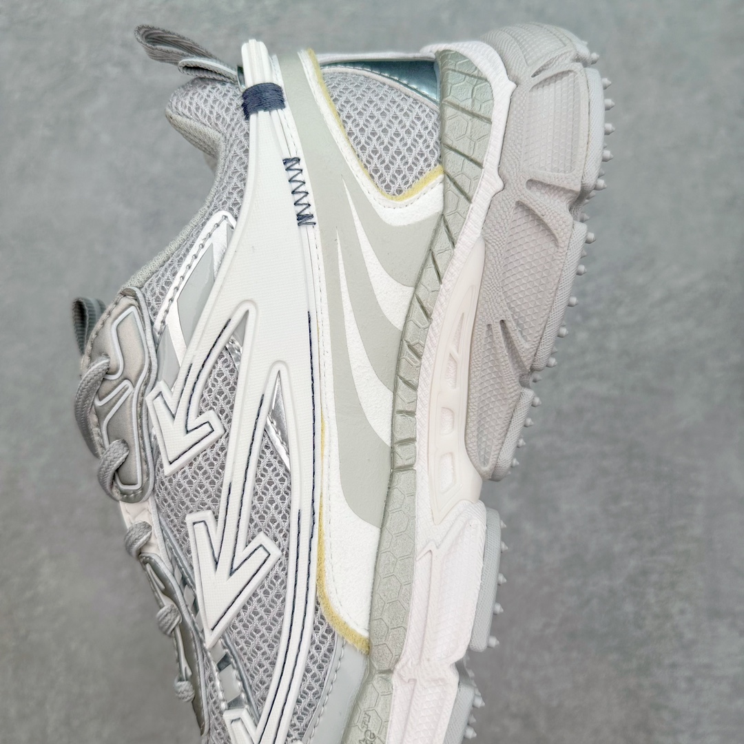 图片[7]-＃KX Off-White 2024年OW最新款跑鞋 #百分百原盒正确版 原楦原纸板数据开发 4层分离大底#鞋面采用3d立体打印和多种材料拼接而成#防滑耐磨透气性轻便跑鞋 作为曾经爆火 并且定位奢潮领域的标志性品牌 Off-White 仍需要不断更新符合当下潮流时尚的复古运动鞋款，以期收获基本盘消费者的关注 此次更新的 Off-White 新款运动鞋将经典复古老爹鞋细节设计更加夸张化 并将标志性箭头设计置于显著位置 除此之外 整个系列的色彩搭配也可谓纷繁多样 总有一款适合你 Off-White最新运动鞋款估计将在未来几个月登陆品牌专柜 喜欢的朋友切莫错过 尺码：36 37 38 39 40 41 42 43 44 45 46 47-选品中心