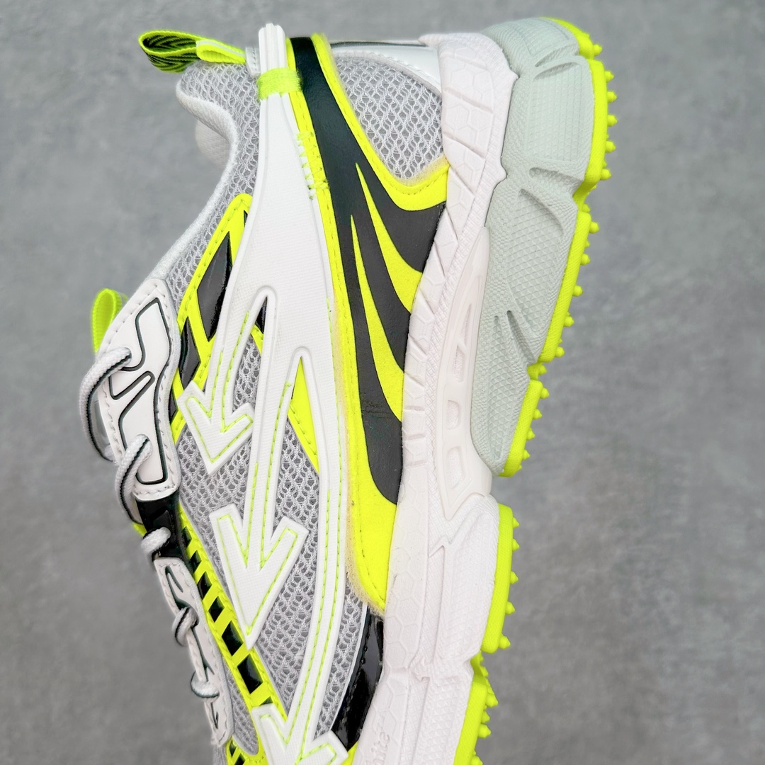 图片[7]-＃KX Off-White 2024年OW最新款跑鞋 #百分百原盒正确版 原楦原纸板数据开发 4层分离大底#鞋面采用3d立体打印和多种材料拼接而成#防滑耐磨透气性轻便跑鞋 作为曾经爆火 并且定位奢潮领域的标志性品牌 Off-White 仍需要不断更新符合当下潮流时尚的复古运动鞋款，以期收获基本盘消费者的关注 此次更新的 Off-White 新款运动鞋将经典复古老爹鞋细节设计更加夸张化 并将标志性箭头设计置于显著位置 除此之外 整个系列的色彩搭配也可谓纷繁多样 总有一款适合你 Off-White最新运动鞋款估计将在未来几个月登陆品牌专柜 喜欢的朋友切莫错过 尺码：36 37 38 39 40 41 42 43 44 45 46 47-选品中心