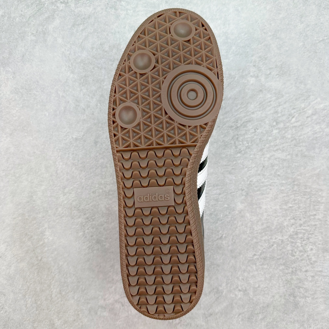 图片[9]-＃福利特价 AD Original Samba OG 复古经典轻便板鞋 这款桑巴鞋展示了高质量的工艺 带有装饰的超锁缝制和无缝的手感 柔软、柔软的皮革造型和标志性的3条纹完成了精致的外观 正规合身鞋带 鞋面上有绒面鞋垫 橡胶鞋底 享受正畸套筒软感 自50年代首次亮相以来就一直在赢得粉丝的青睐 尺码：36 36.5 37 38 38.5 39 40 40.5 41 42 42.5 43 44 44.5 45-选品中心