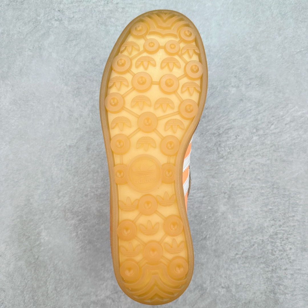 图片[9]-＃福利特价 AD Gazelle Indoor Trainers 羚羊内训系列低帮复古百搭休闲运动德训风板鞋 90年代经典的复刻版 自60年代以足球训练鞋面世以来 Gazelle就以其经典设计席卷全球 1991年版本的复刻 再造经典Gazelle 采用皮革打造 搭配浊色细节 让这款经典更加简约 尺码：35⅓ 36 36⅔ 37⅓ 38 38⅔ 39⅓ 40 40⅔ 41⅓ 42 42⅔ 43⅓ 44 45-选品中心