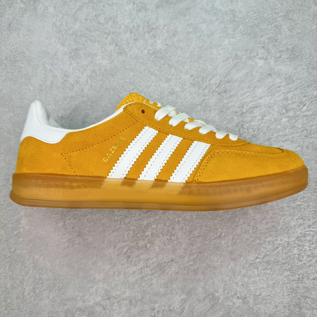 ＃福利特价 AD Gazelle Indoor Trainers 羚羊内训系列低帮复古百搭休闲运动德训风板鞋 90年代经典的复刻版 自60年代以足球训练鞋面世以来 Gazelle就以其经典设计席卷全球 1991年版本的复刻 再造经典Gazelle 采用皮革打造 搭配浊色细节 让这款经典更加简约 尺码：35⅓ 36 36⅔ 37⅓ 38 38⅔ 39⅓ 40 40⅔ 41⅓ 42 42⅔ 43⅓ 44 45-选品中心