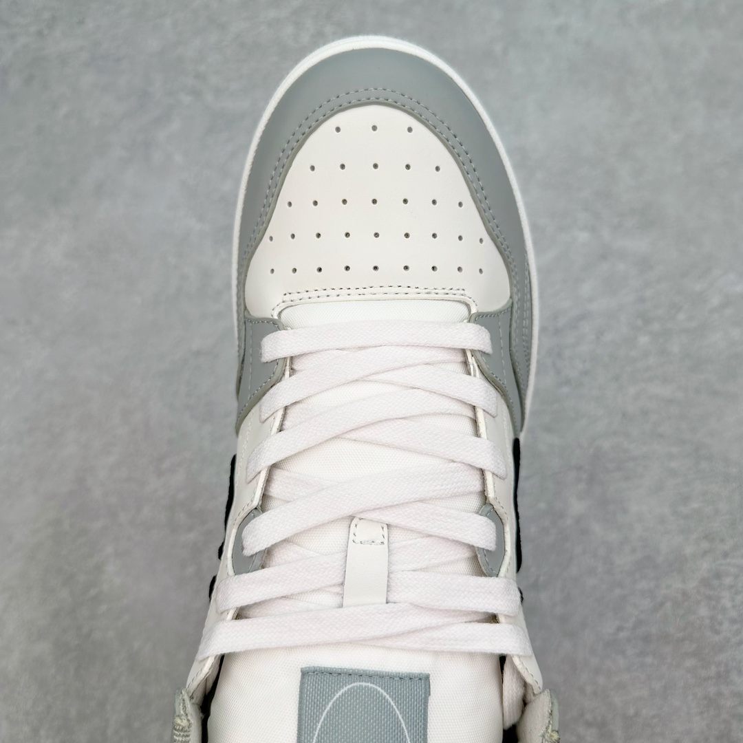 图片[4]-Dior 2024S B57 迪奥新款休闲鞋中帮 情侣款 原版爆拆一比一完美复刻 工艺做工细节到位 原版定制材料 超赞 最新元素组合 时尚休闲个性 百搭 面料 原版面料牛皮 网布 电绣加3D打印 内里 进口透气网 垫脚 原版成型垫 大底 原版一比一开模TPU 尺码：38 39 40 41 42 43 44 45-选品中心