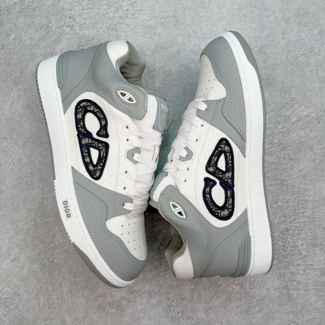 图片[3]-Dior 2024S B57 迪奥新款休闲鞋中帮 情侣款 原版爆拆一比一完美复刻 工艺做工细节到位 原版定制材料 超赞 最新元素组合 时尚休闲个性 百搭 面料 原版面料牛皮 网布 电绣加3D打印 内里 进口透气网 垫脚 原版成型垫 大底 原版一比一开模TPU 尺码：38 39 40 41 42 43 44 45-选品中心