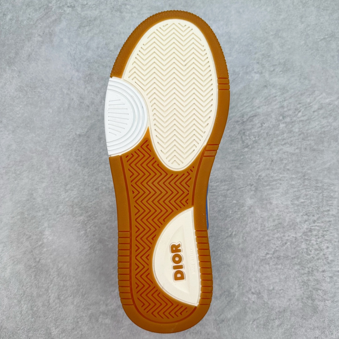 图片[9]-Dior 2024S B57 迪奥新款休闲鞋中帮 情侣款 原版爆拆一比一完美复刻 工艺做工细节到位 原版定制材料 超赞 最新元素组合 时尚休闲个性 百搭 面料 原版面料牛皮 网布 电绣加3D打印 内里 进口透气网 垫脚 原版成型垫 大底 原版一比一开模TPU 尺码：38 39 40 41 42 43 44 45-选品中心