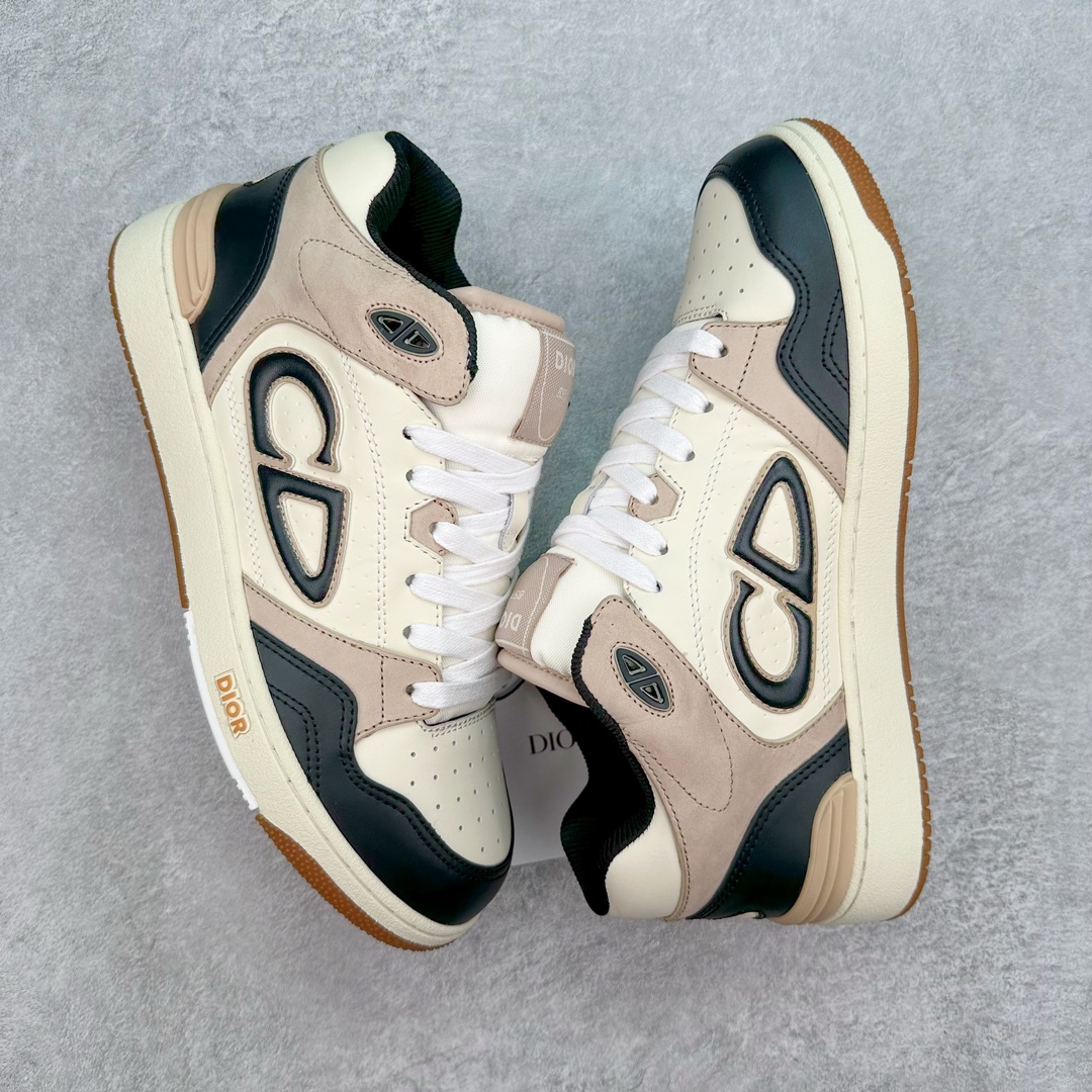 图片[3]-Dior 2024S B57 迪奥新款休闲鞋中帮 情侣款 原版爆拆一比一完美复刻 工艺做工细节到位 原版定制材料 超赞 最新元素组合 时尚休闲个性 百搭 面料 原版面料牛皮 网布 电绣加3D打印 内里 进口透气网 垫脚 原版成型垫 大底 原版一比一开模TPU 尺码：38 39 40 41 42 43 44 45-选品中心