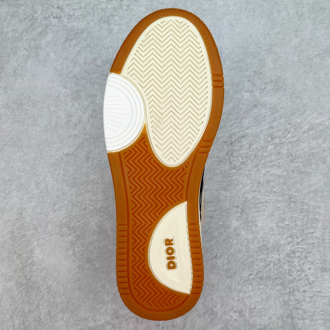 图片[9]-Dior 2024S B57 迪奥新款休闲鞋中帮 情侣款 原版爆拆一比一完美复刻 工艺做工细节到位 原版定制材料 超赞 最新元素组合 时尚休闲个性 百搭 面料 原版面料牛皮 网布 电绣加3D打印 内里 进口透气网 垫脚 原版成型垫 大底 原版一比一开模TPU 尺码：38 39 40 41 42 43 44 45-选品中心