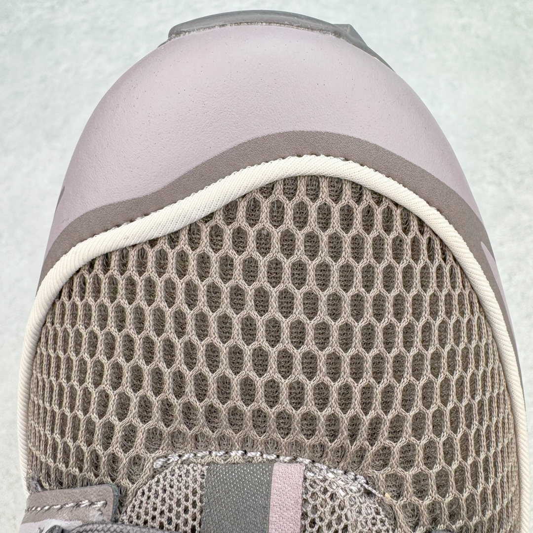 图片[17]-＃绿X Salomon XT-6 萨洛蒙复古潮流户外机能登山跑鞋 纯原外贸平台特供订单 耗时半年巨作 全套原纸板楦头开发 原厂特供网布配套加持 确保原汁原味 完美呈现版型 原档数据独家私模五层组合大底 男女鞋同步官方开发至46.5 原装Ortholite轻量化鞋垫 中底布带钢印编号 原厂TPU锁扣 进口港宝加持 后跟自然饱满 还原公司包裹性 鞋面以“锯齿”状的包裹系统呈现 在基色底之下加入了各种色点缀 将公司的最新技术和时尚前卫的造型融入耐用的长跑款式中 鞋面由 TPU 薄膜制成 并焊接在高耐磨网眼上 使其既时尚又坚固 由 ACS底盘支撑 可增强稳定性和支撑力 以及由橡胶凸耳 Contragrip外底覆盖的 EVA 缓冲中底 旨在应对崎岖的地形 鞋舌上的彩色Salomon 标签、Quicklace 系统以及鞋头、鞋舌和鞋跟上的附加品牌使细节更加完美 让穿着者可以轻松驾驭户外与通勤下的任何运动生活场景 无缝鞋身户外随意纵横 颜值与脚感兼备 出街通勤 绝对非常吸睛 你值得拥有 尺码：36 36.5 37.5 38 38.5 39 40 40.5 41 42 42.5 43 44 44.5 45 46 46.5 注意：偏小1码-选品中心