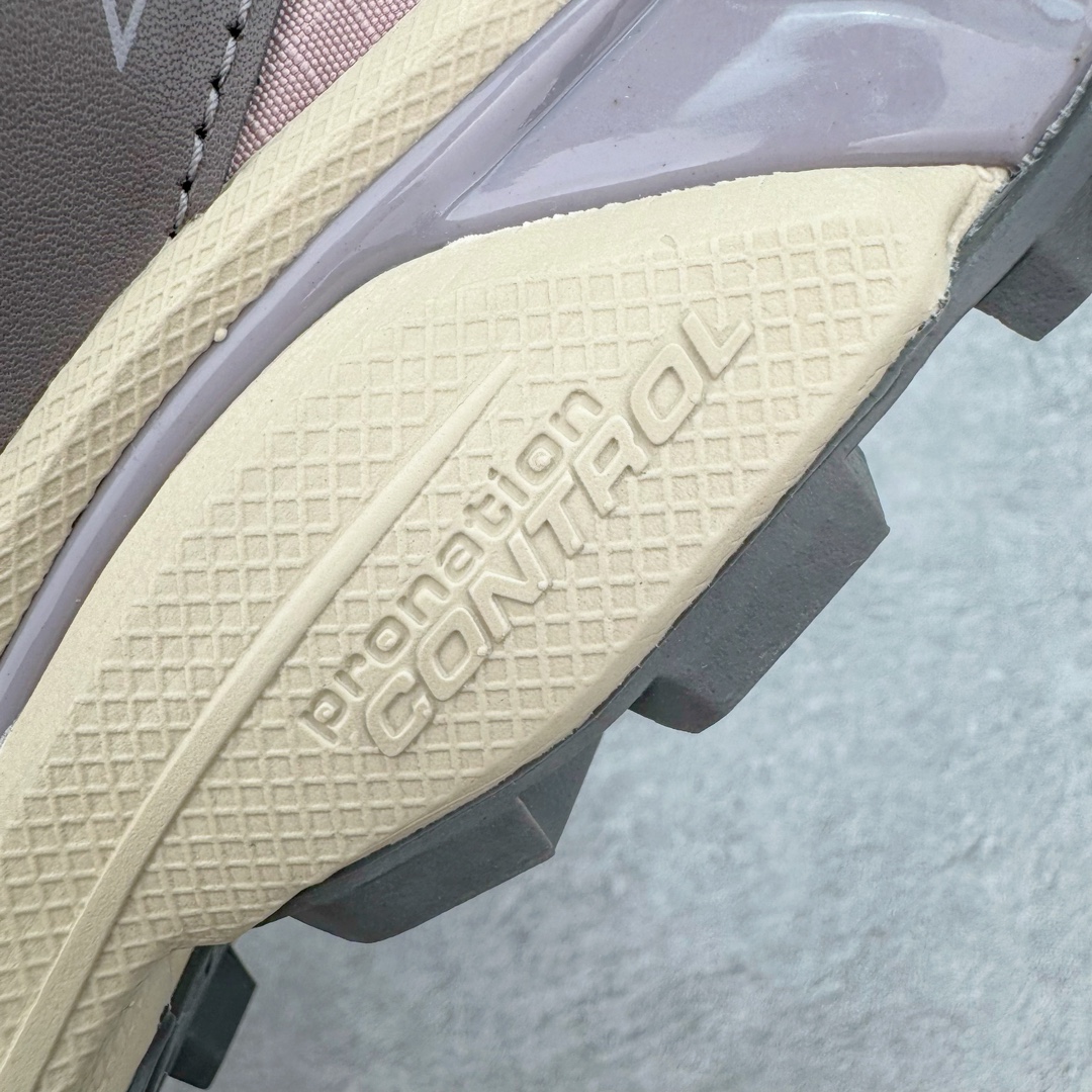 图片[13]-＃绿X Salomon XT-6 萨洛蒙复古潮流户外机能登山跑鞋 纯原外贸平台特供订单 耗时半年巨作 全套原纸板楦头开发 原厂特供网布配套加持 确保原汁原味 完美呈现版型 原档数据独家私模五层组合大底 男女鞋同步官方开发至46.5 原装Ortholite轻量化鞋垫 中底布带钢印编号 原厂TPU锁扣 进口港宝加持 后跟自然饱满 还原公司包裹性 鞋面以“锯齿”状的包裹系统呈现 在基色底之下加入了各种色点缀 将公司的最新技术和时尚前卫的造型融入耐用的长跑款式中 鞋面由 TPU 薄膜制成 并焊接在高耐磨网眼上 使其既时尚又坚固 由 ACS底盘支撑 可增强稳定性和支撑力 以及由橡胶凸耳 Contragrip外底覆盖的 EVA 缓冲中底 旨在应对崎岖的地形 鞋舌上的彩色Salomon 标签、Quicklace 系统以及鞋头、鞋舌和鞋跟上的附加品牌使细节更加完美 让穿着者可以轻松驾驭户外与通勤下的任何运动生活场景 无缝鞋身户外随意纵横 颜值与脚感兼备 出街通勤 绝对非常吸睛 你值得拥有 尺码：36 36.5 37.5 38 38.5 39 40 40.5 41 42 42.5 43 44 44.5 45 46 46.5 注意：偏小1码-选品中心