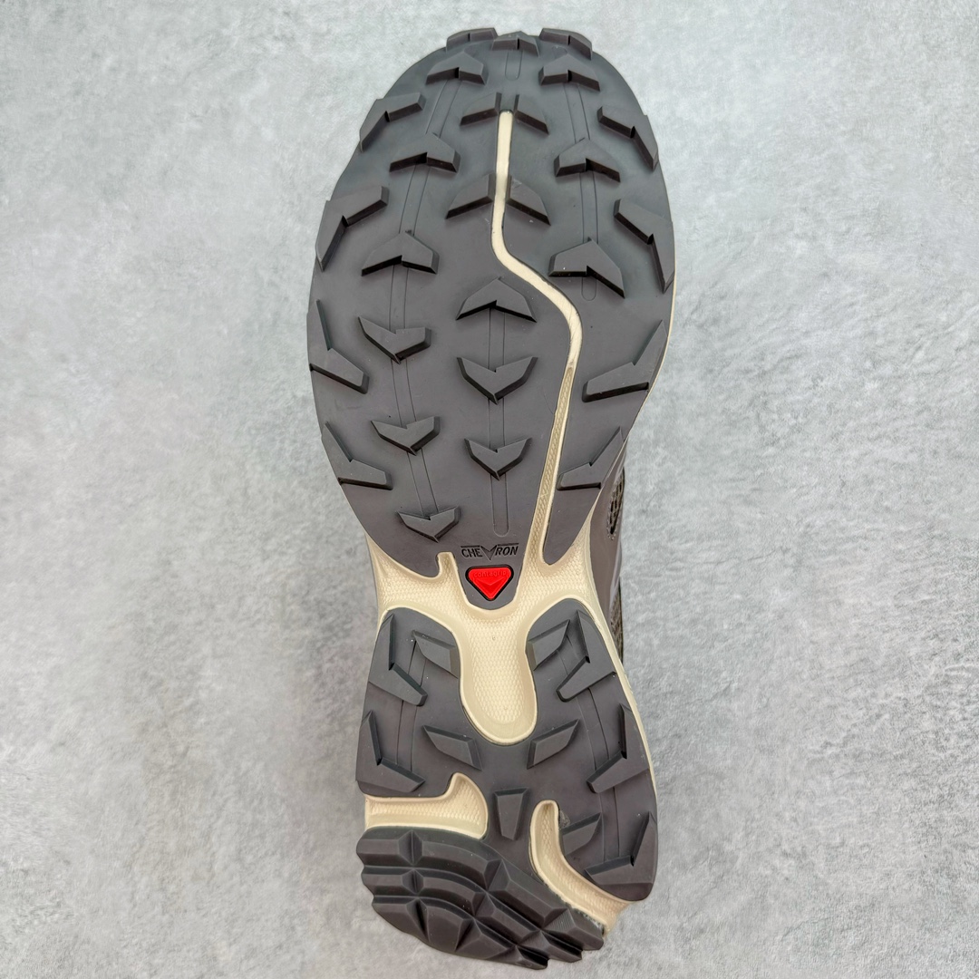 图片[9]-＃绿X Salomon XT-6 萨洛蒙复古潮流户外机能登山跑鞋 纯原外贸平台特供订单 耗时半年巨作 全套原纸板楦头开发 原厂特供网布配套加持 确保原汁原味 完美呈现版型 原档数据独家私模五层组合大底 男女鞋同步官方开发至46.5 原装Ortholite轻量化鞋垫 中底布带钢印编号 原厂TPU锁扣 进口港宝加持 后跟自然饱满 还原公司包裹性 鞋面以“锯齿”状的包裹系统呈现 在基色底之下加入了各种色点缀 将公司的最新技术和时尚前卫的造型融入耐用的长跑款式中 鞋面由 TPU 薄膜制成 并焊接在高耐磨网眼上 使其既时尚又坚固 由 ACS底盘支撑 可增强稳定性和支撑力 以及由橡胶凸耳 Contragrip外底覆盖的 EVA 缓冲中底 旨在应对崎岖的地形 鞋舌上的彩色Salomon 标签、Quicklace 系统以及鞋头、鞋舌和鞋跟上的附加品牌使细节更加完美 让穿着者可以轻松驾驭户外与通勤下的任何运动生活场景 无缝鞋身户外随意纵横 颜值与脚感兼备 出街通勤 绝对非常吸睛 你值得拥有 尺码：36 36.5 37.5 38 38.5 39 40 40.5 41 42 42.5 43 44 44.5 45 46 46.5 注意：偏小1码-选品中心