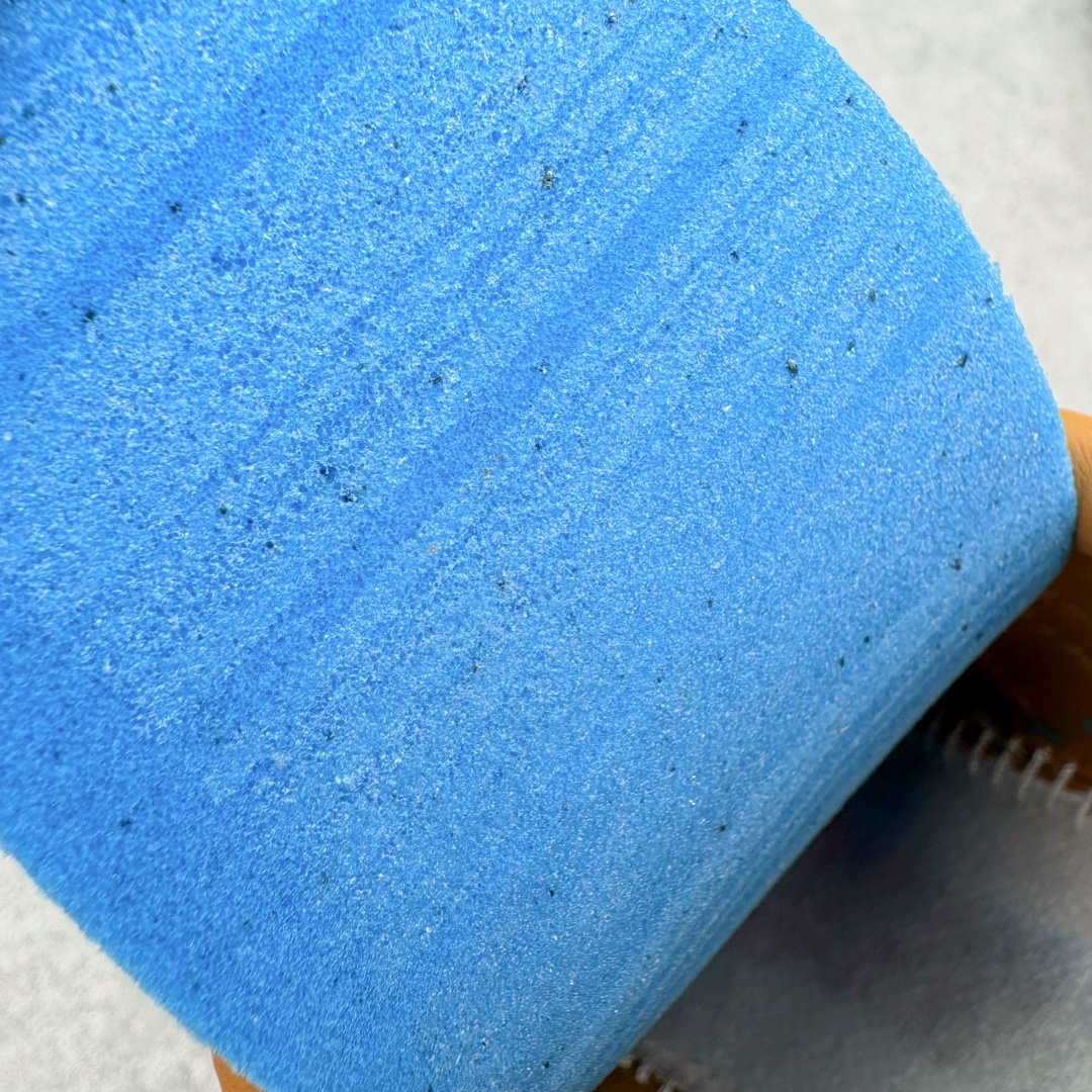 图片[15]-＃VT福利特价 AD Original Samba OG 复古经典轻便板鞋 白灰 ID2865 口碑大厂出品 品控大底版型不断改良更新 全套原纸板楦头开发 确保原汁原味 完美呈现DUNK版型 一比一鞋头弧度高度鞋身弧度 此版本只针对中端市场 皮料材质有所更替 其他数据细节工艺流程均保持一致 绝不口嗨 细节品控鞋型随意对比 正确烫金高频细节 原装纳米超迁皮料 独家私模橡胶大底 原盒原配 这款桑巴鞋展示了高质量的工艺 带有装饰的超锁缝制和无缝的手感 柔软、柔软的皮革造型和标志性的3条纹完成了精致的外观 正规合身鞋带 鞋面上有绒面鞋垫 橡胶鞋底 享受正畸套筒软感 自50年代首次亮相以来就一直在赢得粉丝的青睐 尺码：35.5 36 36.5 37.5 38 38.5 39 40 40.5 41 42 42.5 43 44 44.5 45 46-选品中心