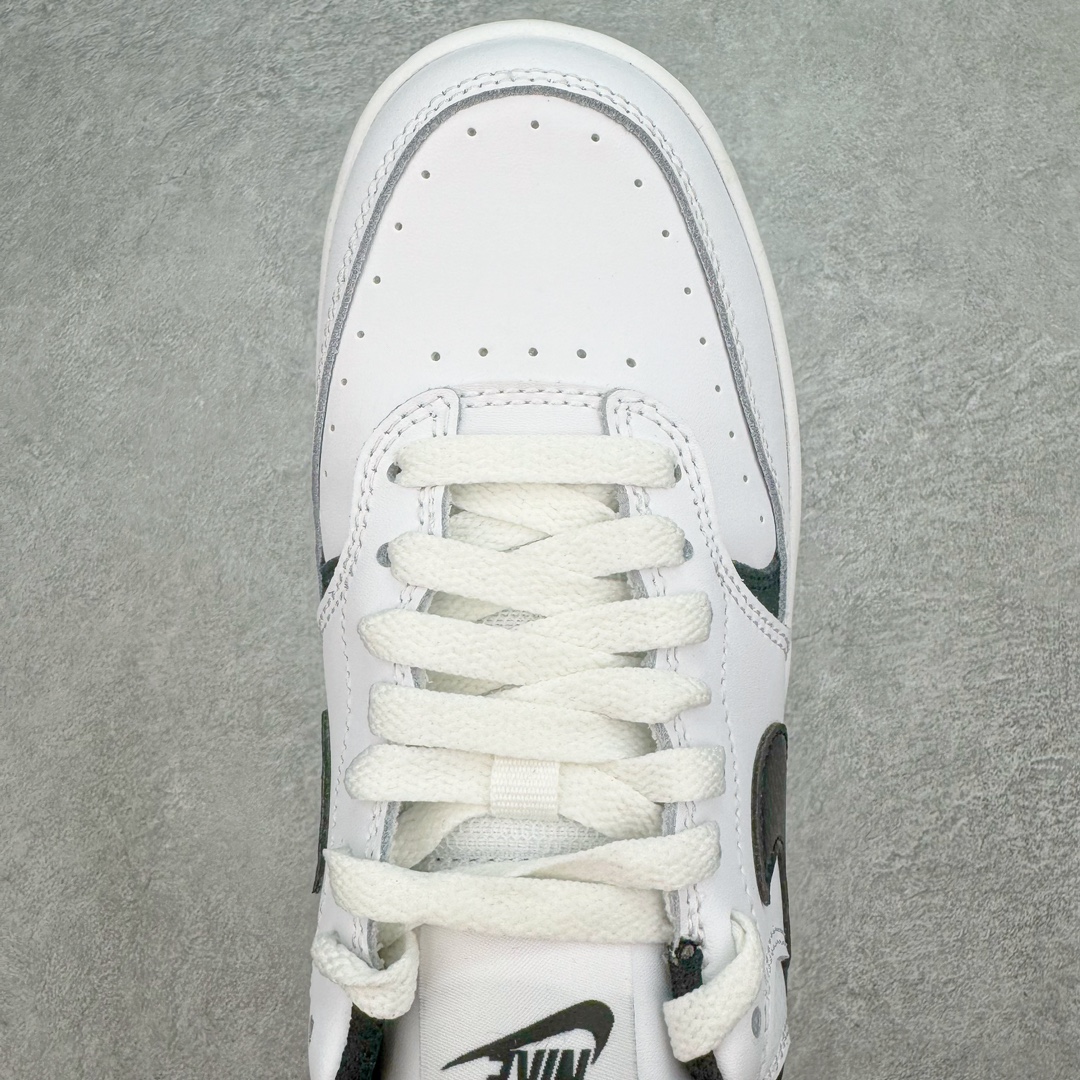 图片[4]-＃奥莱Zp订单福利 NK Gamma Force Low 伽玛空军系列低帮经典百搭休闲运动厚底板鞋 DX9176-100 独家渠道 市面未流通批次 奥莱直播间499 599一样的东西 碾压市面现存所有版本 公司一样的东西 超值回馈 帮你省钱 支持各种鉴定 这两年越来越多品牌玩起了复古风 尤其是NK 不仅推出做旧质感的球鞋 还带回不少元年鞋型 最近 一双 Gamma Force 迎来一款新配色 虽然它看起来和感觉起来像是 80 年代的发布 但 Gamma Force 实际上是该品牌的最新产品之一 整个鞋面采用米白色的皮革与翻毛皮材质覆盖 鞋面设计就是那股80年代的味道 细节部分搭配红、蓝、绿三色的融入 复古气质拉满 极具Vibe风 中底处加入了做旧工艺 重现老鞋质感 尺码：35.5 36 36.5 37.5 38 39 40 40.5 41 42 42.5 43 44 44.5-选品中心