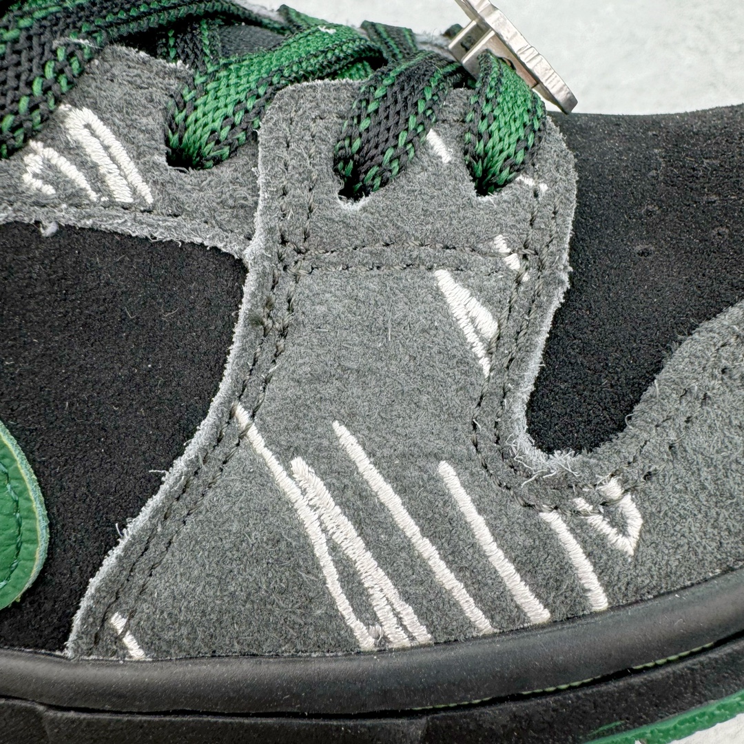 图片[20]-＃S2纯原 There Skateboards x NK SB Dunk Low 联名黑绿水鬼 HF7743-0010独家原厂航空铝磨具打磨大底 鞋头坡度极致还原 原盒原配 圈内天花板工艺 原厂冲刀 超高清洁度 全鞋零毛边皮料切割 全套原楦原模倾力打造完美版型 采用原厂百宏鞋带以及原厂百宏织唛舌标 内标可供原厂几率过验 原厂中底布黄色点胶 原厂中底布拉帮走线遵循公司‼️尺码：36 36.5 37.5 38 38.5 39 40 40.5 41 42 42.5 43 44 44.5 45 46 47.5-选品中心