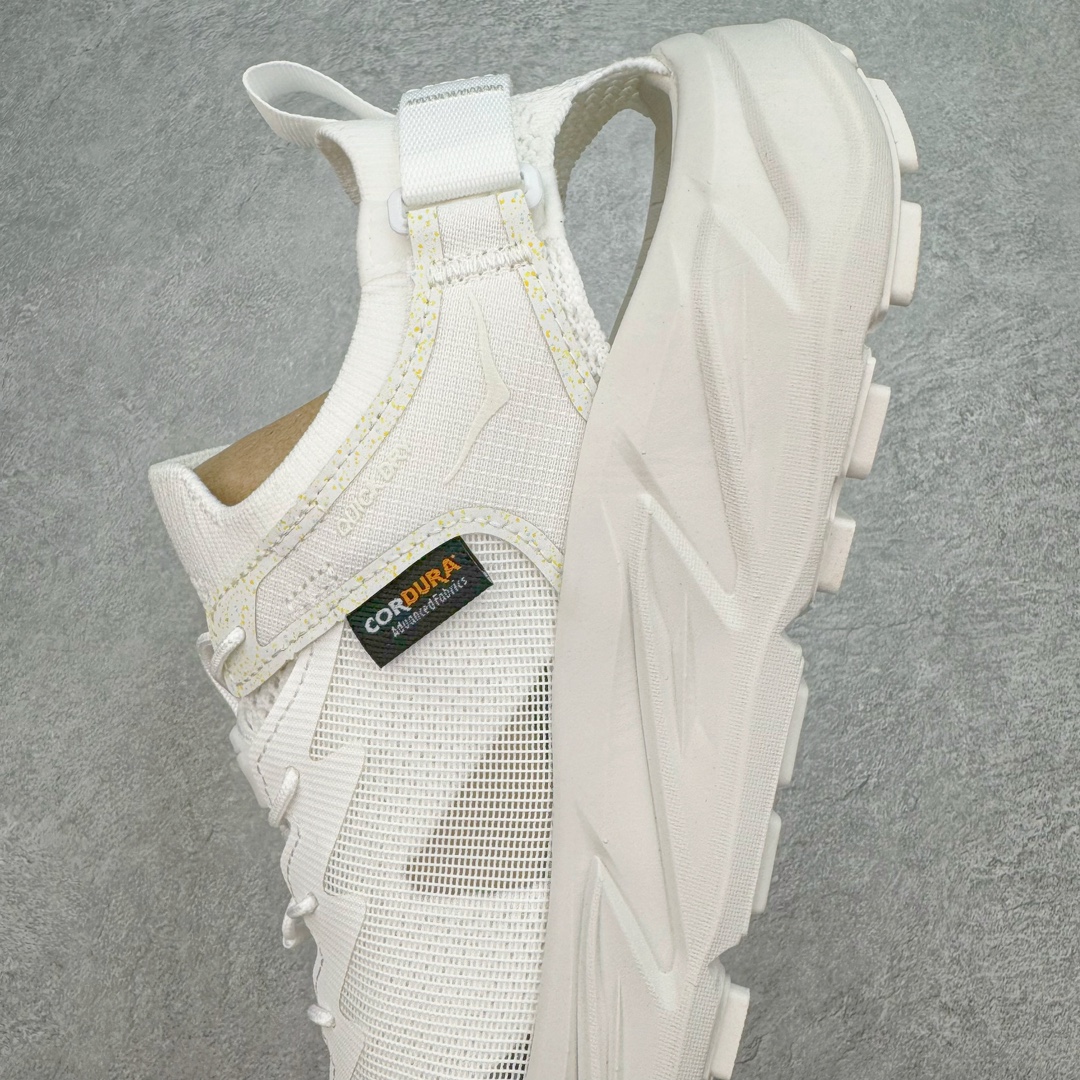 图片[7]-＃HK纯原 Hoka One One Hopara Sandals 霍帕拉系列水路两用溯溪涉水休闲户外露营凉鞋 作为先锋品牌的 HOKA ONE ONE总是以独特的方式 HOPARA是一款溯溪鞋 又名排水鞋 可长期用于涉水和溯溪 保护脚底和脚趾的安全和舒适 鞋面材料速干 透气 耐磨 鞋底防滑 耐磨 抓地能力强 出于安全考虑 设计要求较高-涉水溯溪过程中 水 泥沙 可以直接从鞋内大孔排出 细纹鞋底使在岩石上抓地能力强 避免打滑 而上路后 鞋面具有快干透气等优点 尺码：36 36.5 37.5 38 39 40 40.5 41 42 42.5 43 44 45-选品中心