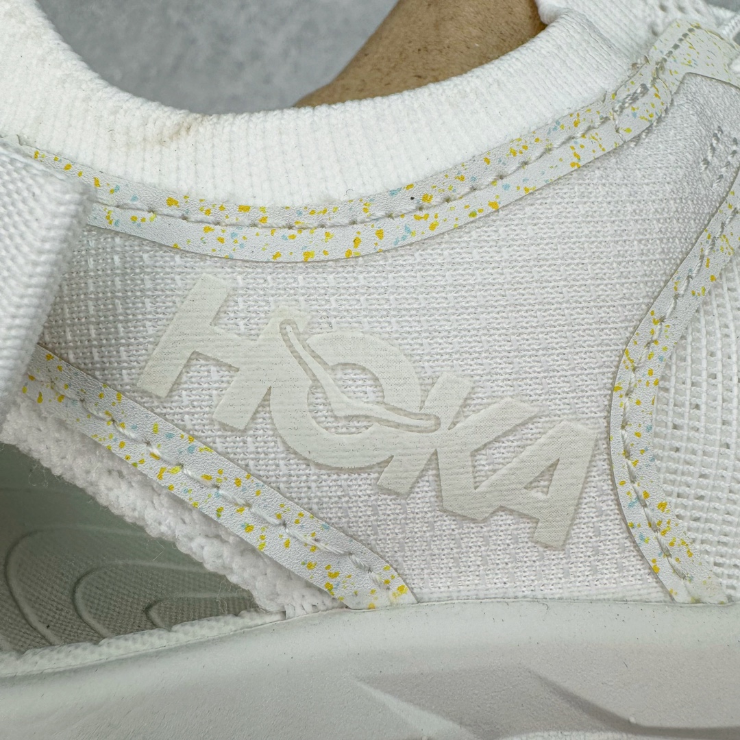 图片[15]-＃HK纯原 Hoka One One Hopara Sandals 霍帕拉系列水路两用溯溪涉水休闲户外露营凉鞋 作为先锋品牌的 HOKA ONE ONE总是以独特的方式 HOPARA是一款溯溪鞋 又名排水鞋 可长期用于涉水和溯溪 保护脚底和脚趾的安全和舒适 鞋面材料速干 透气 耐磨 鞋底防滑 耐磨 抓地能力强 出于安全考虑 设计要求较高-涉水溯溪过程中 水 泥沙 可以直接从鞋内大孔排出 细纹鞋底使在岩石上抓地能力强 避免打滑 而上路后 鞋面具有快干透气等优点 尺码：36 36.5 37.5 38 39 40 40.5 41 42 42.5 43 44 45-选品中心