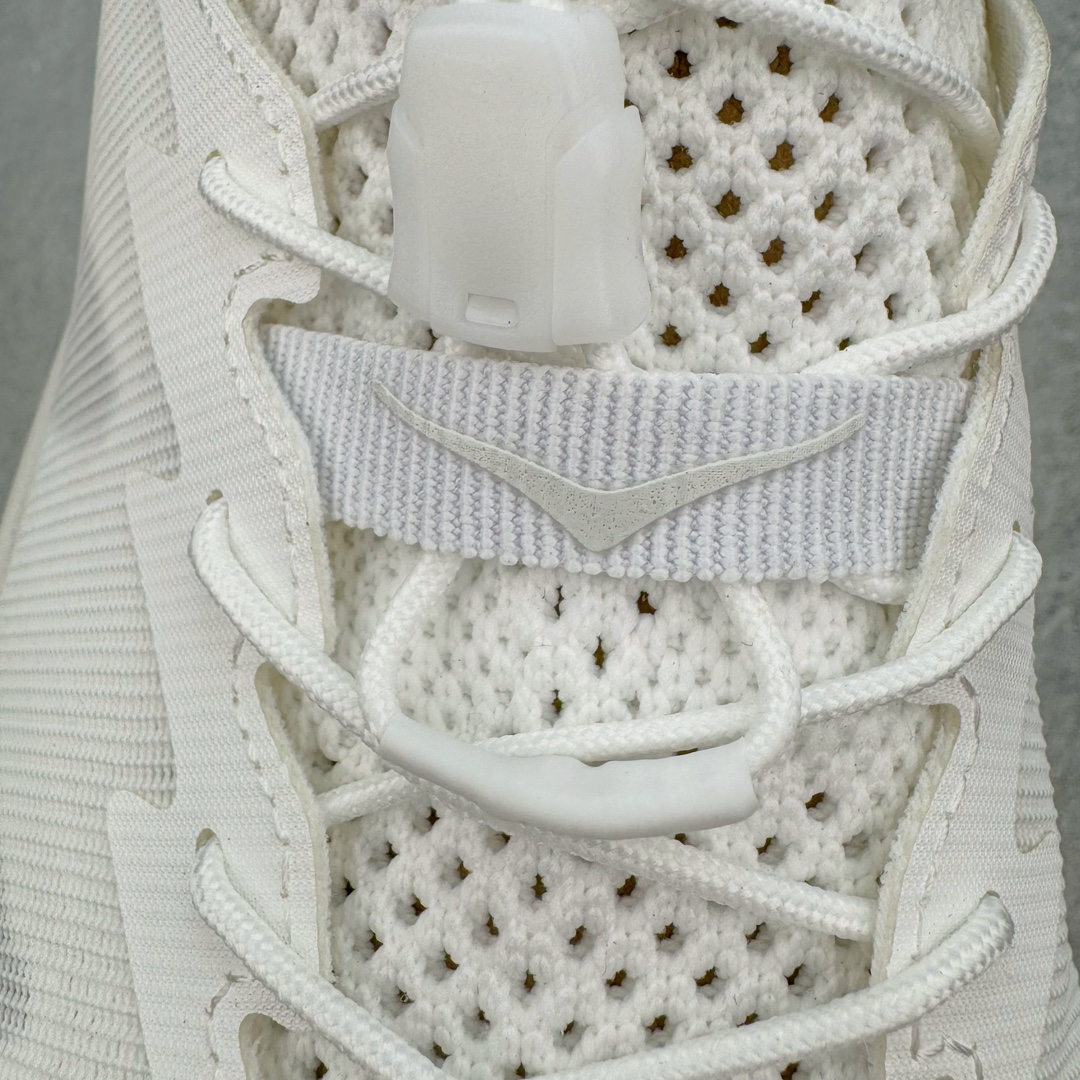 图片[11]-＃HK纯原 Hoka One One Hopara Sandals 霍帕拉系列水路两用溯溪涉水休闲户外露营凉鞋 作为先锋品牌的 HOKA ONE ONE总是以独特的方式 HOPARA是一款溯溪鞋 又名排水鞋 可长期用于涉水和溯溪 保护脚底和脚趾的安全和舒适 鞋面材料速干 透气 耐磨 鞋底防滑 耐磨 抓地能力强 出于安全考虑 设计要求较高-涉水溯溪过程中 水 泥沙 可以直接从鞋内大孔排出 细纹鞋底使在岩石上抓地能力强 避免打滑 而上路后 鞋面具有快干透气等优点 尺码：36 36.5 37.5 38 39 40 40.5 41 42 42.5 43 44 45-选品中心