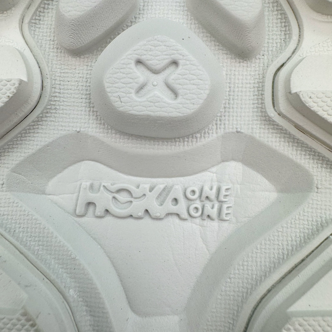 图片[20]-＃HK纯原 Hoka One One Hopara Sandals 霍帕拉系列水路两用溯溪涉水休闲户外露营凉鞋 作为先锋品牌的 HOKA ONE ONE总是以独特的方式 HOPARA是一款溯溪鞋 又名排水鞋 可长期用于涉水和溯溪 保护脚底和脚趾的安全和舒适 鞋面材料速干 透气 耐磨 鞋底防滑 耐磨 抓地能力强 出于安全考虑 设计要求较高-涉水溯溪过程中 水 泥沙 可以直接从鞋内大孔排出 细纹鞋底使在岩石上抓地能力强 避免打滑 而上路后 鞋面具有快干透气等优点 尺码：36 36.5 37.5 38 39 40 40.5 41 42 42.5 43 44 45-选品中心