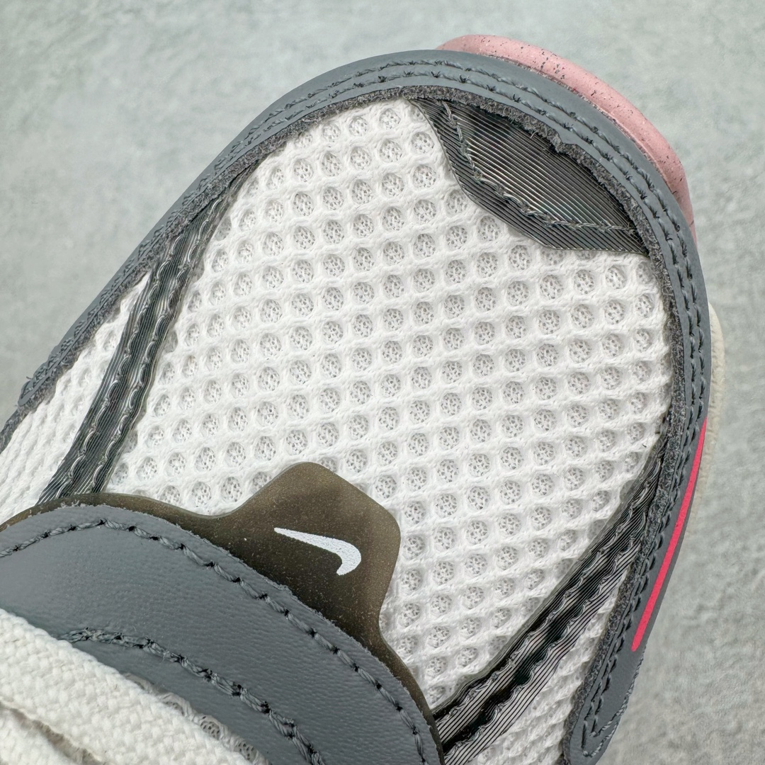 图片[16]-＃HP纯原 NK V2K Runtekk 减震防滑低帮 复古老爹鞋跑步鞋 FZ5061-100 鞋款被命名为 Runtekk 设计上借鉴了 2000 年的跑鞋风格 配色上以金属银为主调 简练又有复古运动气质 材质上使用大面积网眼、皮革、TPU 组成 支撑和透气性肯定不错 中底处由 Cushlon 泡绵打造 保证在压马路时可以提供优秀脚感 并通过一手做旧氧化效果突出复古感 中底造型很容易让大家联想到巴黎世家3XL 增高效果同样不能忽视 尺码：35.5 36 36.5 37.5 38 38.5 39 40 40.5 41 42 42.5 43 44 44.5 45 46-选品中心