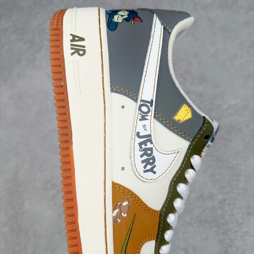 图片[6]-NK Air Force 1´07 Low 空军一号低帮百搭休闲运动板鞋 DB3301-110 柔软、弹性十足的缓震性能和出色的中底设计 横跨复古与现代的外型结合 造就出风靡全球 三十多年的Force 1 直到今天还深受青睐 尺码：36 36.5 37.5 38 38.5 39 40 40.5 41 42 42.5 43 44 44.5 45-选品中心