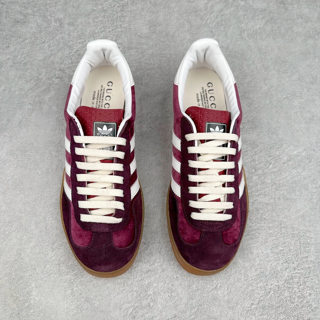 图片[2]-古驰Gucci x AD Originals Gazelle\\\”Esquisite Gucci\\\”联名羚羊系列低帮复古百搭休闲运动板鞋 双方以 Originals GAZELLE 以为蓝本，保留鞋身三线的同时，通过帆布、麂皮、仿蛇纹理和 Gucci Logo 元素等配色，释放出出多样的可塑性。大底方面则在后跟特别刻印有 Gucci 字样，彰显联名身份。尺码：36 36.5 37 38 38.5 39 40 40.5 41 42 42.5 43 44-选品中心