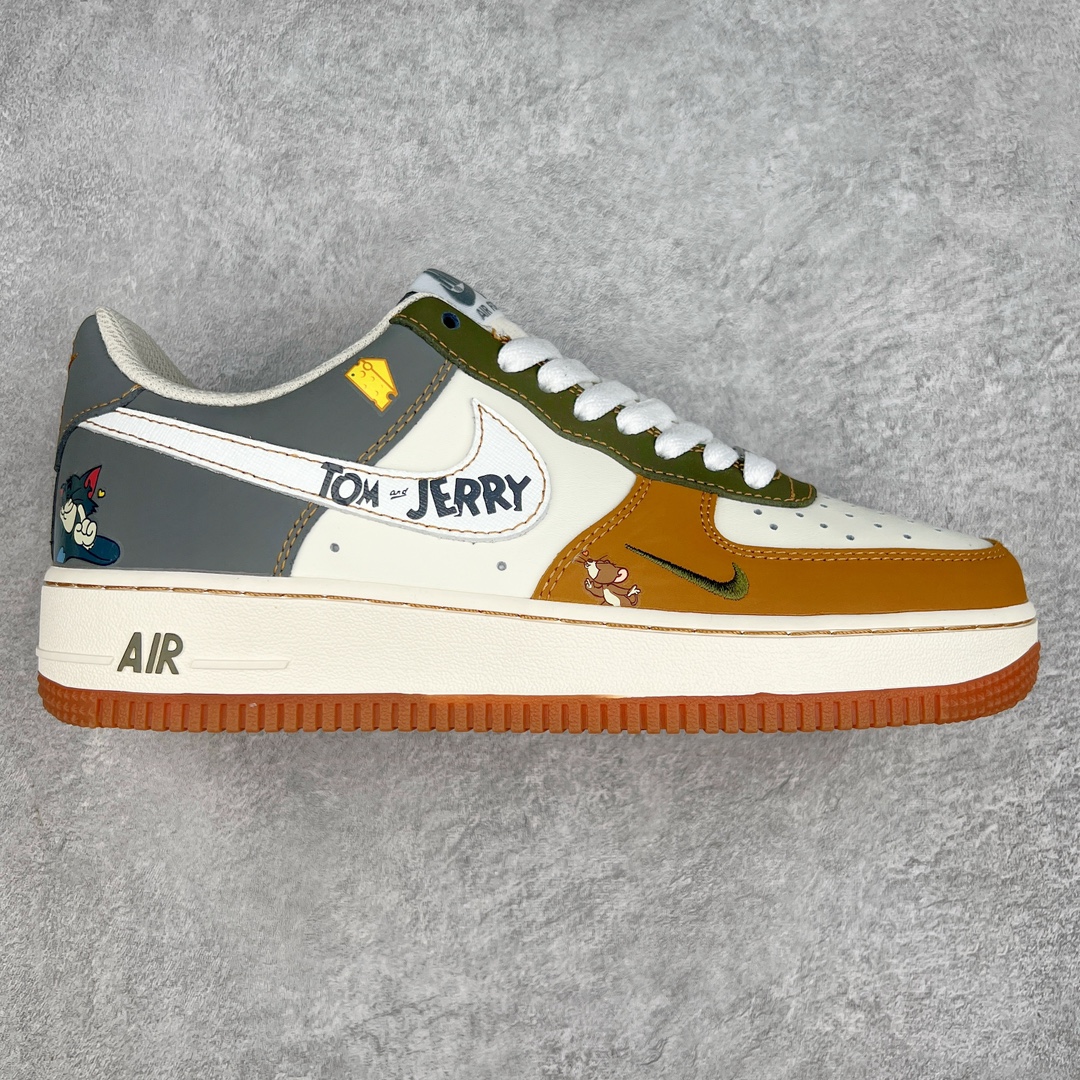 NK Air Force 1´07 Low 空军一号低帮百搭休闲运动板鞋 DB3301-110 柔软、弹性十足的缓震性能和出色的中底设计 横跨复古与现代的外型结合 造就出风靡全球 三十多年的Force 1 直到今天还深受青睐 尺码：36 36.5 37.5 38 38.5 39 40 40.5 41 42 42.5 43 44 44.5 45-选品中心