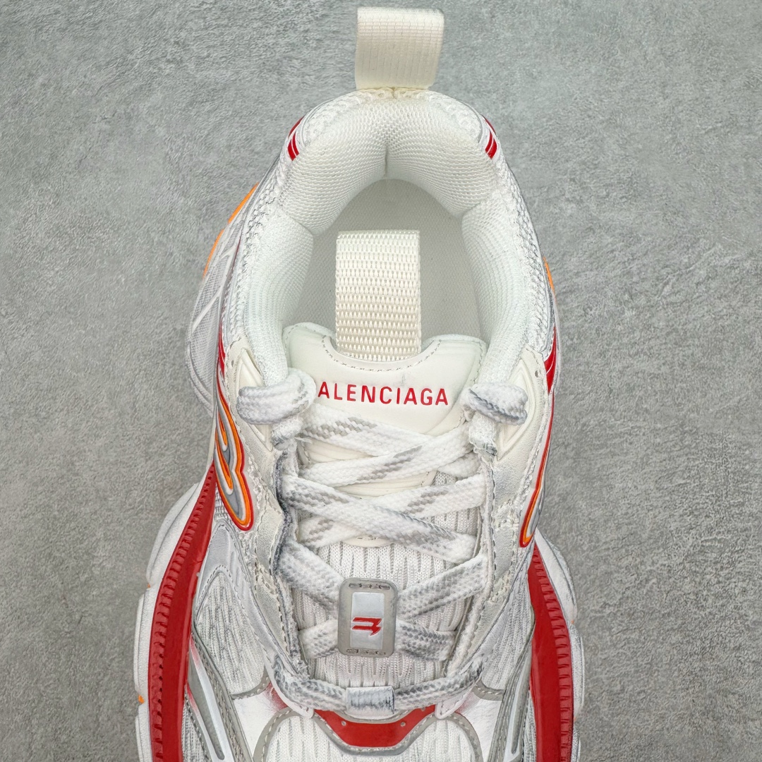 图片[5]-💰370 ＃VG零售版 BALENCIAGA 10XL Sneakers 巴黎世家十二代网布系带低帮走秀复古老爹鞋 全套原纸板楦头开发 最原汁原味的灵魂版型 全鞋荧光划线卡点 胶水把控整洁度追求极致完美 每一双都是工艺品 多重QC质检 超越公司货的品控标准 实实在在的免检产品 原盒原配 正确字体电绣 粗细、位置、大小正确 侧边TPU 透气孔匹配意产原版 正确分离大底 TPU软底 原版一致大底LOGO 立体感十足 原厂皮料水洗做旧 采购原厂网纱 不含皮革 网布材料和聚氨酯 磨损效果 展现品牌对于新潮事物的热情 这款鞋子拥有巨大尺寸和醒目设计 符合当下”老爹鞋”的趋势 鞋子采用银灰配色 营造出低调而不失华丽的效果 10XL的尺码使它成为市场中最显眼的存在 适合追求个性化的人群 Balenciaga始终站在时尚前沿 此次发布的产品再次体现了他们的创新能力 尺码：35 36 37 38 39 40 41 42 43 44 45 46 编码：by4936040-运动鞋