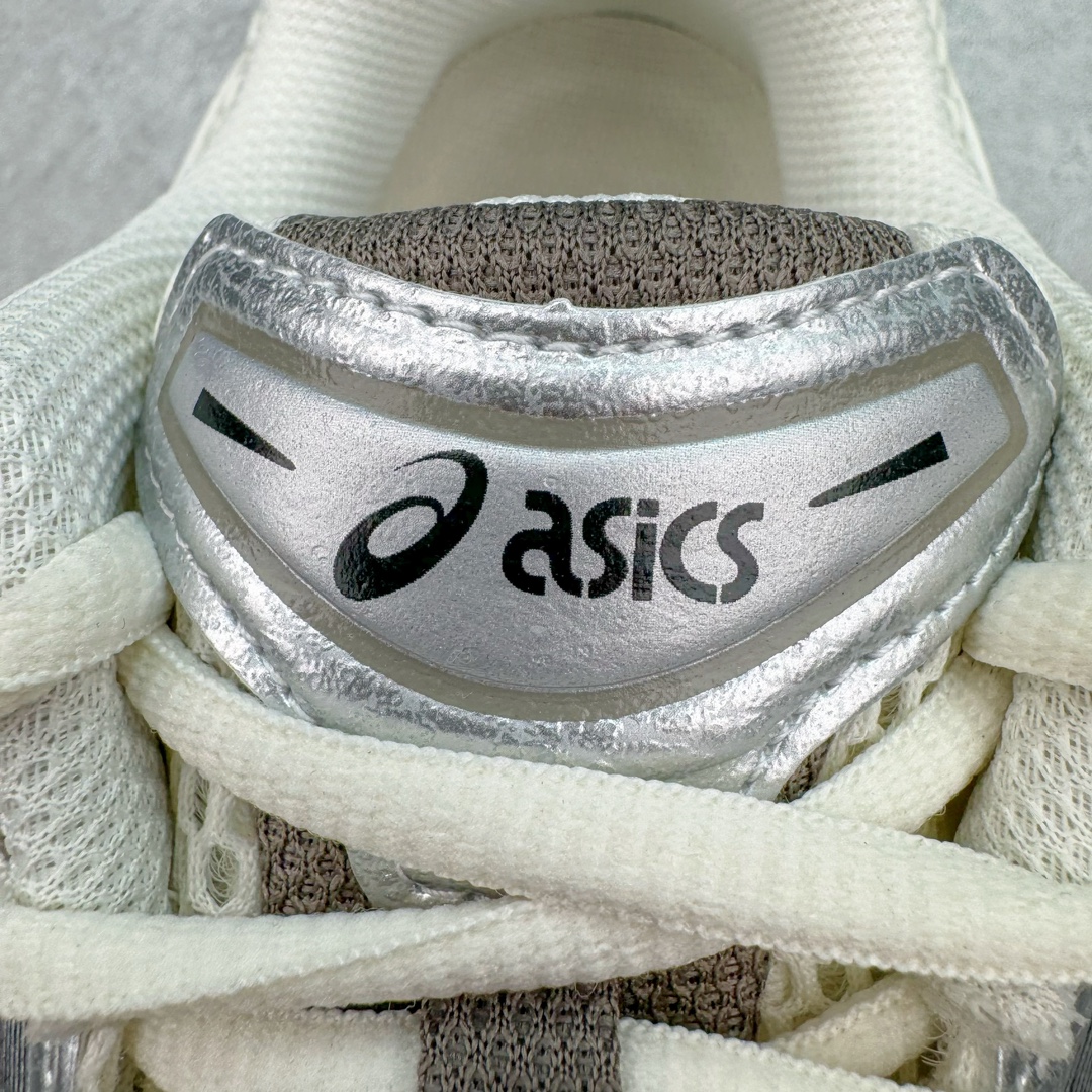 图片[12]-💰200 ＃HK纯原 ASICS GEL-KAYANO 14 亚瑟士K14系列户外复古潮流百搭织物合成革缓震休闲跑步鞋 原装纸板楦头开发 独家私模五层组合大底 原厂定制缓震硅胶加持 原盒原配 官方四联吊牌 原装Ortholite轻量化鞋垫 设计师 Hidenori Yamashita 以「Flash」一词为灵感 创造出未来感金属色鞋面 改造升级内在性能 由内而外全面革新 为 GEL-KAYANO 家族传承及经典跑鞋文化的延续 创下里程碑式作品 K14跑鞋重新诠释了复古的跑步形状 并以其 2000 年代后期的美学理念重新铺装 银色与蓝色的鞋面极为高档 网面铺陈与鞋面、鞋头多处细节位增添了透气性 鞋后跟部中底上以及多密度耐磨鞋底增加了 GEL 缓震胶 提供高抗冲击性、缓冲性、可保护脚部免受地面冲击的影响 穿着舒适性十足 尺码：35.5 36 37 37.5 38 39 39.5 40.5 41.5 42 42.5 43.5 44 45 编码：by2936070-运动鞋