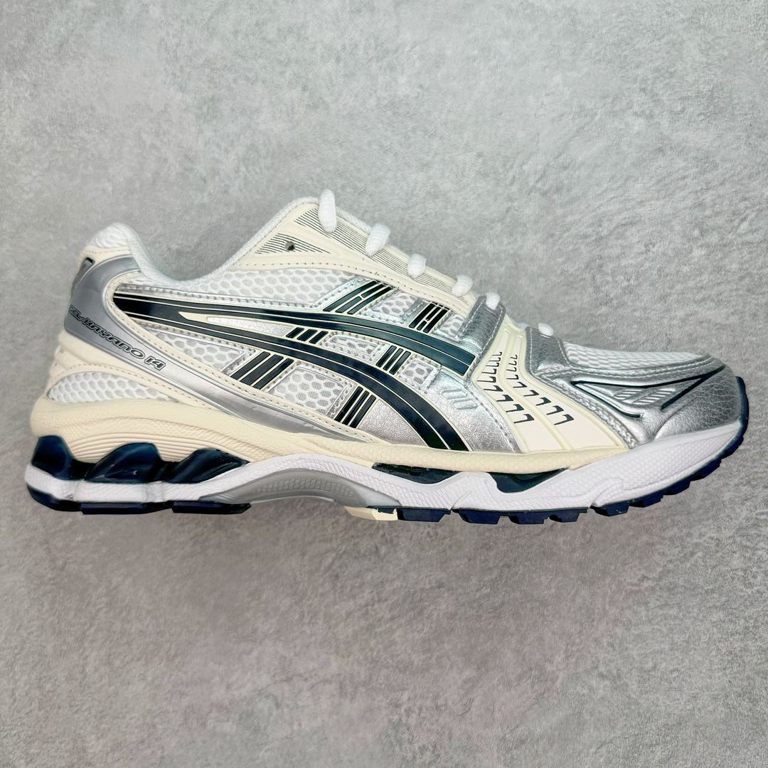 💰200 ＃HK纯原 ASICS GEL-KAYANO 14 亚瑟士K14系列户外复古潮流百搭织物合成革缓震休闲跑步鞋 原装纸板楦头开发 独家私模五层组合大底 原厂定制缓震硅胶加持 原盒原配 官方四联吊牌 原装Ortholite轻量化鞋垫 设计师 Hidenori Yamashita 以「Flash」一词为灵感 创造出未来感金属色鞋面 改造升级内在性能 由内而外全面革新 为 GEL-KAYANO 家族传承及经典跑鞋文化的延续 创下里程碑式作品 K14跑鞋重新诠释了复古的跑步形状 并以其 2000 年代后期的美学理念重新铺装 银色与蓝色的鞋面极为高档 网面铺陈与鞋面、鞋头多处细节位增添了透气性 鞋后跟部中底上以及多密度耐磨鞋底增加了 GEL 缓震胶 提供高抗冲击性、缓冲性、可保护脚部免受地面冲击的影响 穿着舒适性十足 尺码：35.5 36 37 37.5 38 39 39.5 40.5 41.5 42 42.5 43.5 44 45 编码：by2936070-运动鞋