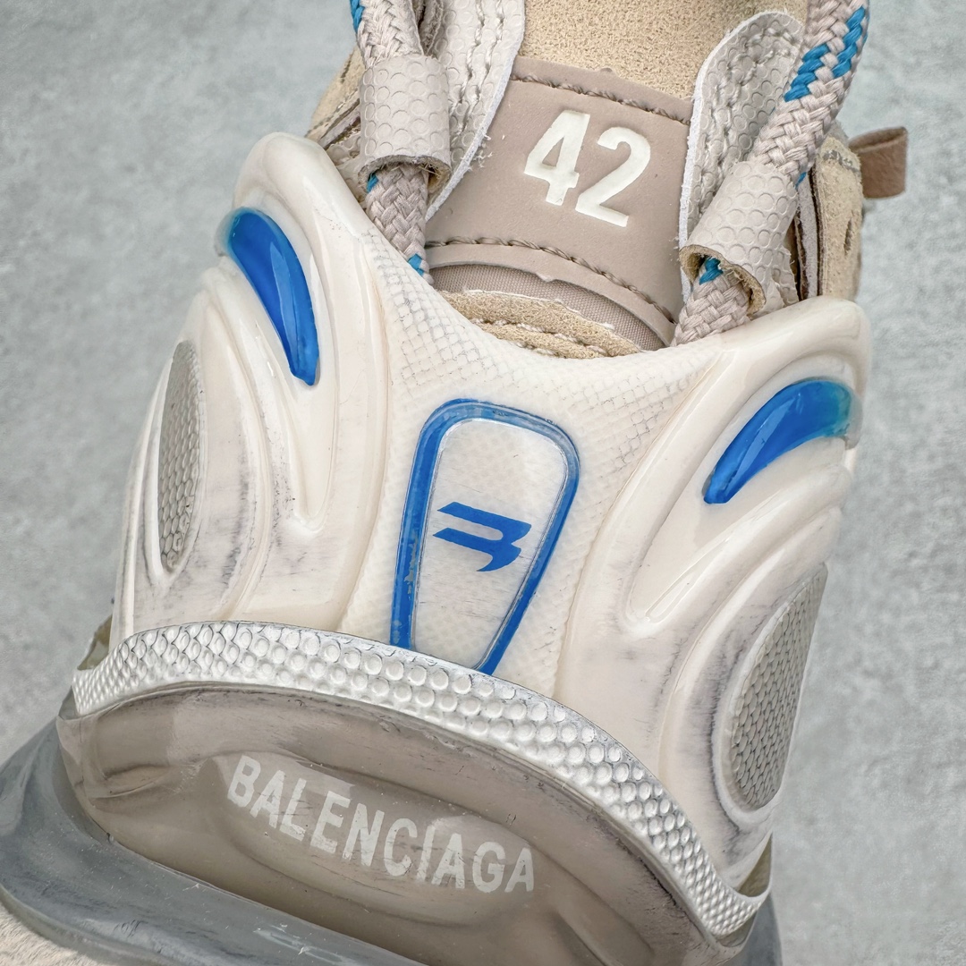 图片[12]-＃VG零售版 BALENCIAGA Runner Sneaker 巴黎世家七代慢跑系列低帮复古野跑潮流运动鞋老爹鞋 尼龙和网布材质 磨损效果 鞋头边缘印有尺码 背面浮印尺码 外侧印有跑者徽标 鞋舌刺绣 Balenciaga 品牌标识 鞋跟背面 Balenciaga品牌标识 材质采用65%聚氨酯、35%聚酯纤维 全新 Runner 鞋型轮廓借鉴于 2000 年初的复古线条 搭载大网眼面料制成鞋面基础，由粉色、白色尼龍与橡胶质地覆盖鞋面诠释线条感 当中透过几道手缝线与折损痕更是精准的掌握历经时间淬炼的破旧痕迹 延续其手法至鞋领、鞋跟、鞋带、中底等部分均饰有破损及脏污之貌 尤其是鞋领处与鞋带孔眼条更是采用不规则做旧技术将内容物泡棉随机露出 尺码：35 36 37 38 39 40 41 42 43 44 45 46-选品中心