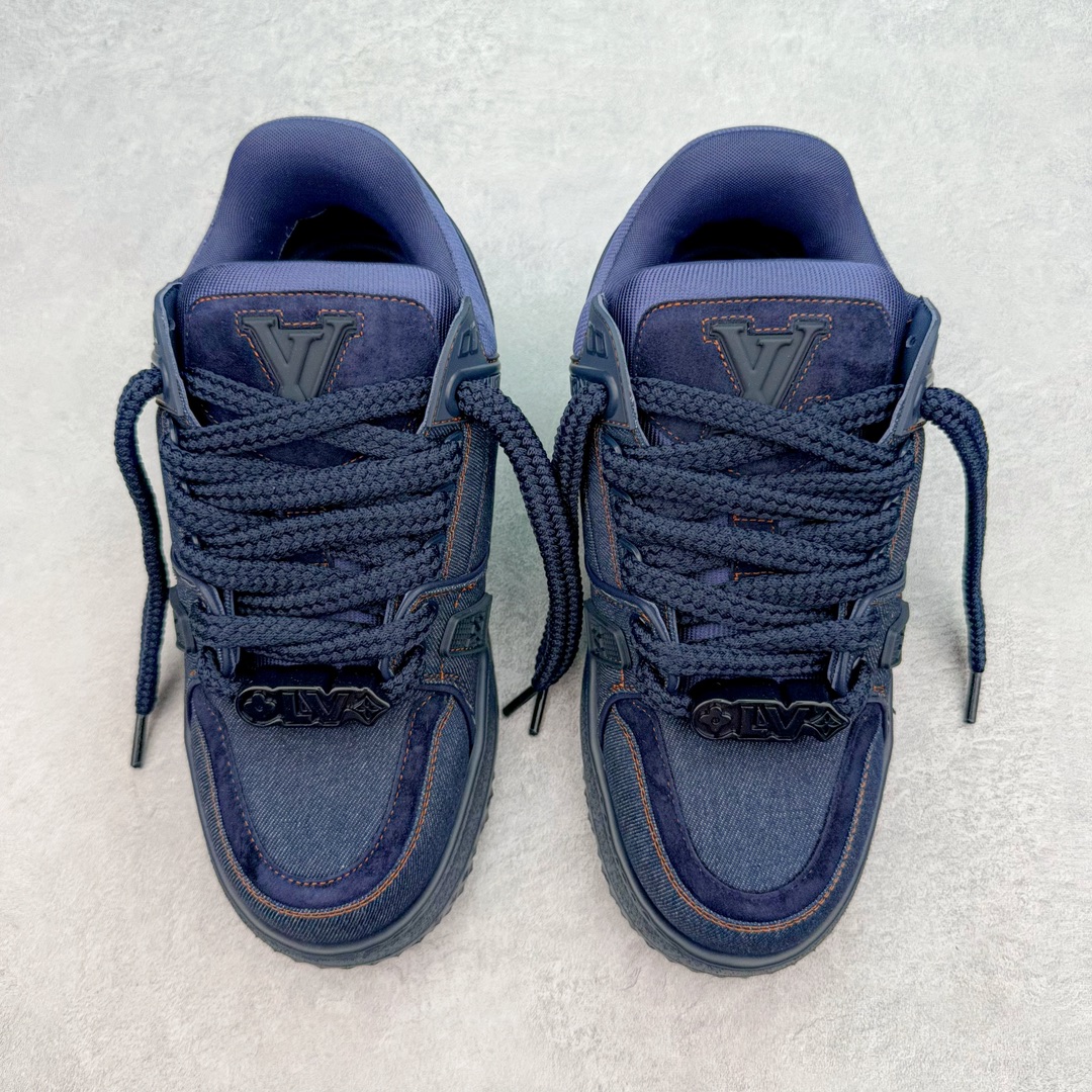 图片[2]-💰500 ＃GD广顶 Louis Vuitton Trainer Maxi路易威登时装走秀运动时尚板鞋 小胖丁面包鞋 外贸零售特供批次 2023全新纸板数据 印花高频效果碾压市面 市售天花板产物 耗时半年巨作 全套原厂新版原纸板楦头开发 原厂特供皮料加持 市场所有版本中综合最强的货品 GD实力大厂出品 全网最全配色更新最快 最成熟的做工稳定的品控 完美鞋型超高的清洁度 零毛边线头瑕疵 全套原楦原纸版原鞋开模 全网最具灵魂的版型 正确原装黄色鞋盒 正确中底印花 鞋面印花3D高频深度立体 全鞋电脑针车 紧密相连 针距密度一致 环保乳胶注塑鞋垫 厚度脚感还原原版 皮面裁剪部位 统一油边封口工艺 原装橡胶大底含胶量大底组合零偏差 专柜全套包装 防尘袋 说明书 质保卡 男女鞋 尺码：35 36 37 38 39 40 41 42 43 44 45 编码：by5936070-运动鞋