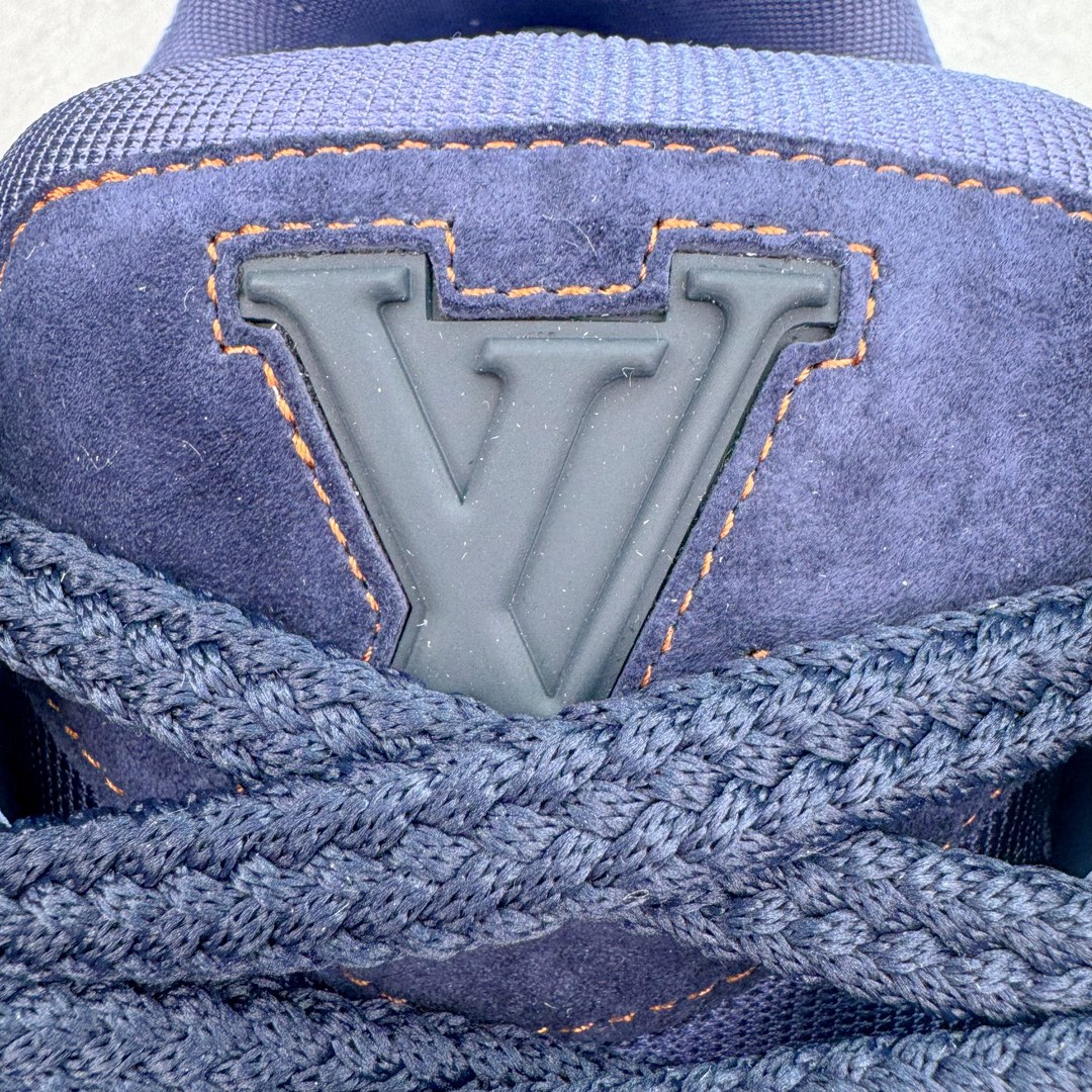 图片[13]-💰500 ＃GD广顶 Louis Vuitton Trainer Maxi路易威登时装走秀运动时尚板鞋 小胖丁面包鞋 外贸零售特供批次 2023全新纸板数据 印花高频效果碾压市面 市售天花板产物 耗时半年巨作 全套原厂新版原纸板楦头开发 原厂特供皮料加持 市场所有版本中综合最强的货品 GD实力大厂出品 全网最全配色更新最快 最成熟的做工稳定的品控 完美鞋型超高的清洁度 零毛边线头瑕疵 全套原楦原纸版原鞋开模 全网最具灵魂的版型 正确原装黄色鞋盒 正确中底印花 鞋面印花3D高频深度立体 全鞋电脑针车 紧密相连 针距密度一致 环保乳胶注塑鞋垫 厚度脚感还原原版 皮面裁剪部位 统一油边封口工艺 原装橡胶大底含胶量大底组合零偏差 专柜全套包装 防尘袋 说明书 质保卡 男女鞋 尺码：35 36 37 38 39 40 41 42 43 44 45 编码：by5936070-运动鞋