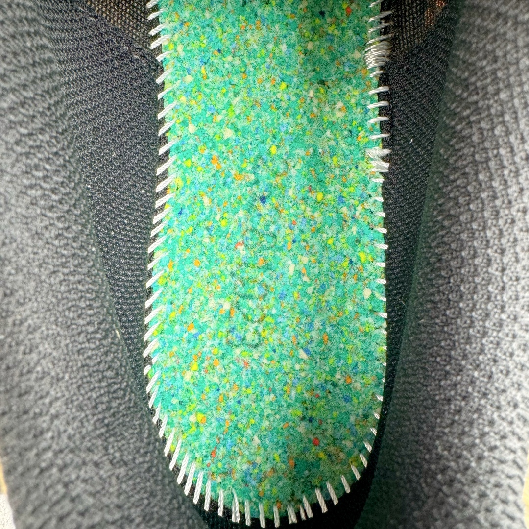 图片[17]-＃HK纯原 ASICS Gel-Quantum Kinetic 亚瑟士量子动能系列轻量全掌硅胶缓震休闲运动跑步鞋 ASICS以其独特匠心与科技魅力持续在运动鞋领域掀起新风尚今春二月GEL-Quantum Kinetic系列再度破茧而出携两款全新配色震撼回归倾力演绎运动潮流的无限可能 凝聚了卓越的科技创新与深厚的设计底蕴搭载先进的GEL缓震科技将每一次冲击力转化为平稳推进的动力为你提供前所未有的舒适体验与卓越的缓震保护性能 巧妙融合时尚元素与运动美学无论在街头还是赛道诠释不同情感与态度彰显独一无二的时尚运动风格尺码：36 37 37.5 38 39 39.5 40 40.5 41.5 42 42.5 43.5 44 44.5 45-选品中心