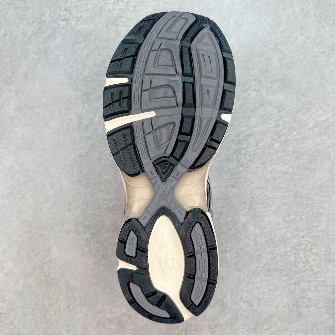 图片[9]-Asics Gel-1130 亚瑟士系列低帮复古休闲运动慢跑鞋 整双鞋在鞋面部分选用网眼布与皮革相互连接，在鞋面银色金属质感的线条中，ASICS 品牌标志性的虎爪 Logo 出现在鞋身侧面，既展现出复古美感，又加深了整双鞋的层次感。搭载着 Ortholite 鞋垫，之后再辅以 GEL 缓震胶中底和耐磨大底，在提升上脚舒适性的同时，在缓震脚感以及耐磨抓地力方面也能满足日常运动需求。尺码：36 37 37.5 38 39.5 40 40.5 41.5 42 42.5 43.5 44 45-选品中心