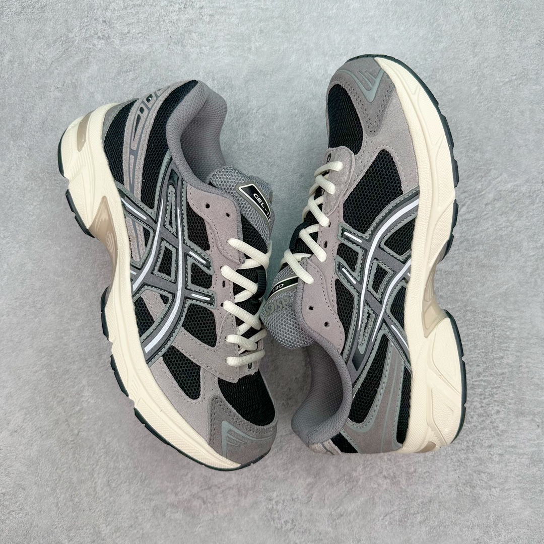 图片[3]-Asics Gel-1130 亚瑟士系列低帮复古休闲运动慢跑鞋 整双鞋在鞋面部分选用网眼布与皮革相互连接，在鞋面银色金属质感的线条中，ASICS 品牌标志性的虎爪 Logo 出现在鞋身侧面，既展现出复古美感，又加深了整双鞋的层次感。搭载着 Ortholite 鞋垫，之后再辅以 GEL 缓震胶中底和耐磨大底，在提升上脚舒适性的同时，在缓震脚感以及耐磨抓地力方面也能满足日常运动需求。尺码：36 37 37.5 38 39.5 40 40.5 41.5 42 42.5 43.5 44 45-选品中心
