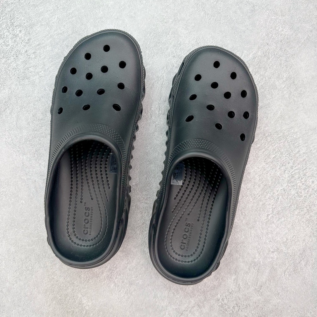 图片[3]-💰80 Crocs Realtree 卡骆驰波浪运动沙滩洞洞拖鞋超强LiteRide科技缓震鞋垫加持 官方2023最新款 透明防水袋包装 注意配件需单独购买 超轻Croslite专利材料打造 鞋面更加耐用易清洗 该鞋款轻盈舒适 2002年 经典克骆格诞生 秉承外形简单 穿着舒适的初衷 不断为消费者带来舒适的穿着体验 穿出“趣”味 鞋面洞洞可搭彰显个性的智必星 一鞋两穿 可调节式后跟带增添鞋身的稳固性能 放前面变成愜意舒适的凉拖 放后面行走跑跳更加稳妥 Croslite ™材料 封闭式细胞树脂 能够在体温作用下自动变形以适应脚部形状 涉水性优秀的同时易于清洁 抓地力强 不易打滑 Crocs的核心理念：轻便 灵活 全方位的舒适感 同步官方尺码：M4（36-37） M5（37-38）M6（38-39）M7（39-40）M8（41-42）M9（42-43）M10（43-44）M11（45-46） 编码：Cby1936050-运动鞋