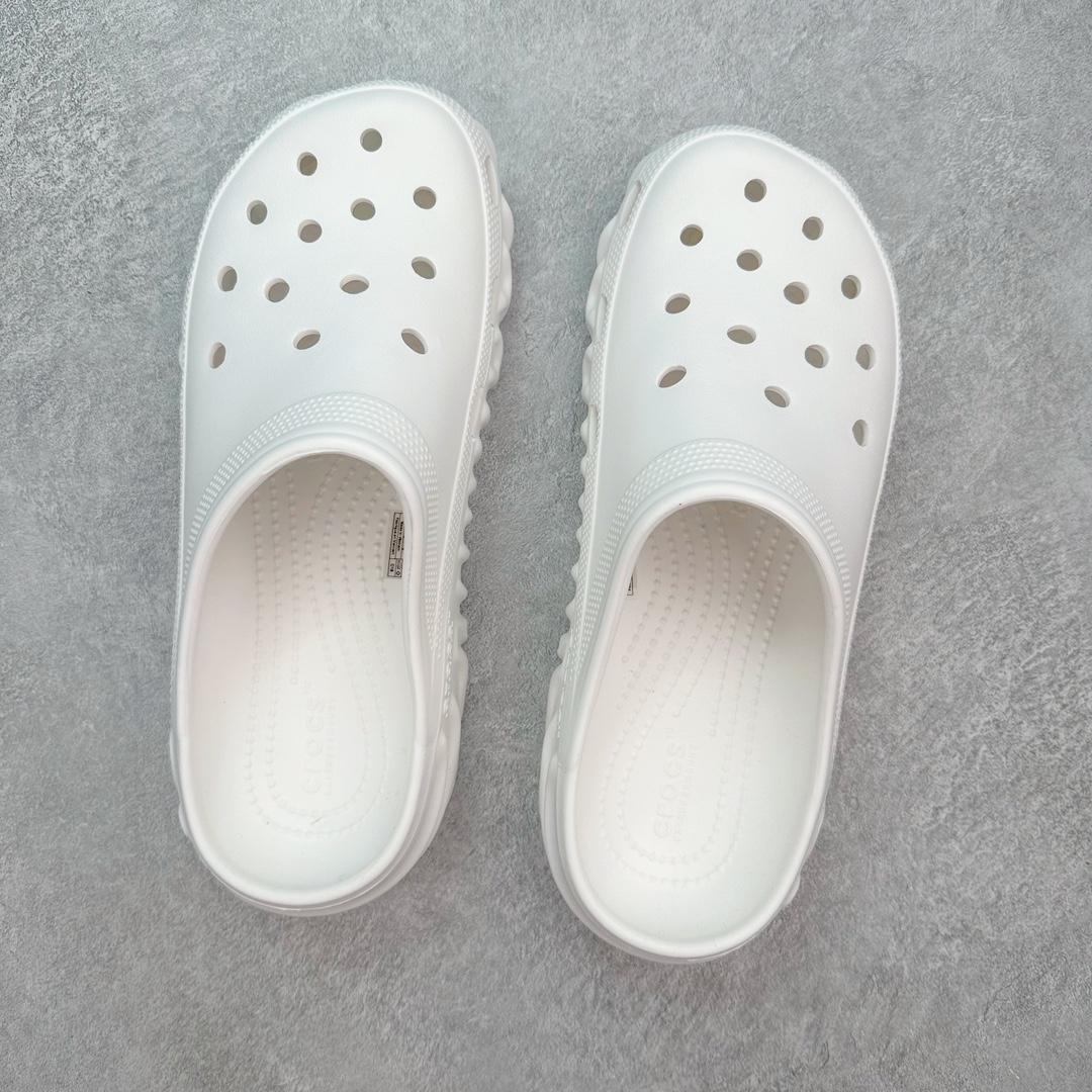 图片[3]-💰80 Crocs Realtree 卡骆驰波浪运动沙滩洞洞拖鞋超强LiteRide科技缓震鞋垫加持 官方2023最新款 透明防水袋包装 注意配件需单独购买 超轻Croslite专利材料打造 鞋面更加耐用易清洗 该鞋款轻盈舒适 2002年 经典克骆格诞生 秉承外形简单 穿着舒适的初衷 不断为消费者带来舒适的穿着体验 穿出“趣”味 鞋面洞洞可搭彰显个性的智必星 一鞋两穿 可调节式后跟带增添鞋身的稳固性能 放前面变成愜意舒适的凉拖 放后面行走跑跳更加稳妥 Croslite ™材料 封闭式细胞树脂 能够在体温作用下自动变形以适应脚部形状 涉水性优秀的同时易于清洁 抓地力强 不易打滑 Crocs的核心理念：轻便 灵活 全方位的舒适感 同步官方尺码：M4（36-37） M5（37-38）M6（38-39）M7（39-40）M8（41-42）M9（42-43）M10（43-44）M11（45-46） 编码：Cby1936050-运动鞋