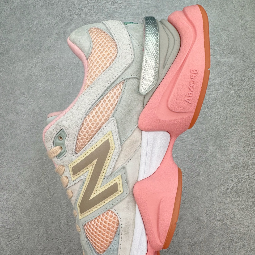 图片[7]-💰210 ＃AY纯原 Joe Freshgoods x New Balance NB9060 新百伦绒面革网布经典百搭防滑耐磨透气低帮生活休闲鞋 联名灰粉 U9060JG1 全套原楦原纸板原厂数据开发 进口三明治网面 原装进口翻毛皮料正确绒感卡色 正确中底拉帮中底网布细节 原厂标裁 带紫光防伪 定制后跟透明水晶模块 冲裁组合 大底贴合程度胶水上色把控完美 整洁度挑战全网艺术家 多道序QC把关品质完善 匠心打造 耗时两个月开发完成 工艺极其复杂难度可想而知 新开独立私模大底 全网唯一正确六层组合大底 高端零售专供产物 Size：36 37 37.5 38 38.5 39 40 40.5 41 42 42.5 43 44 45.5 46.5 编码：by2936080-运动鞋