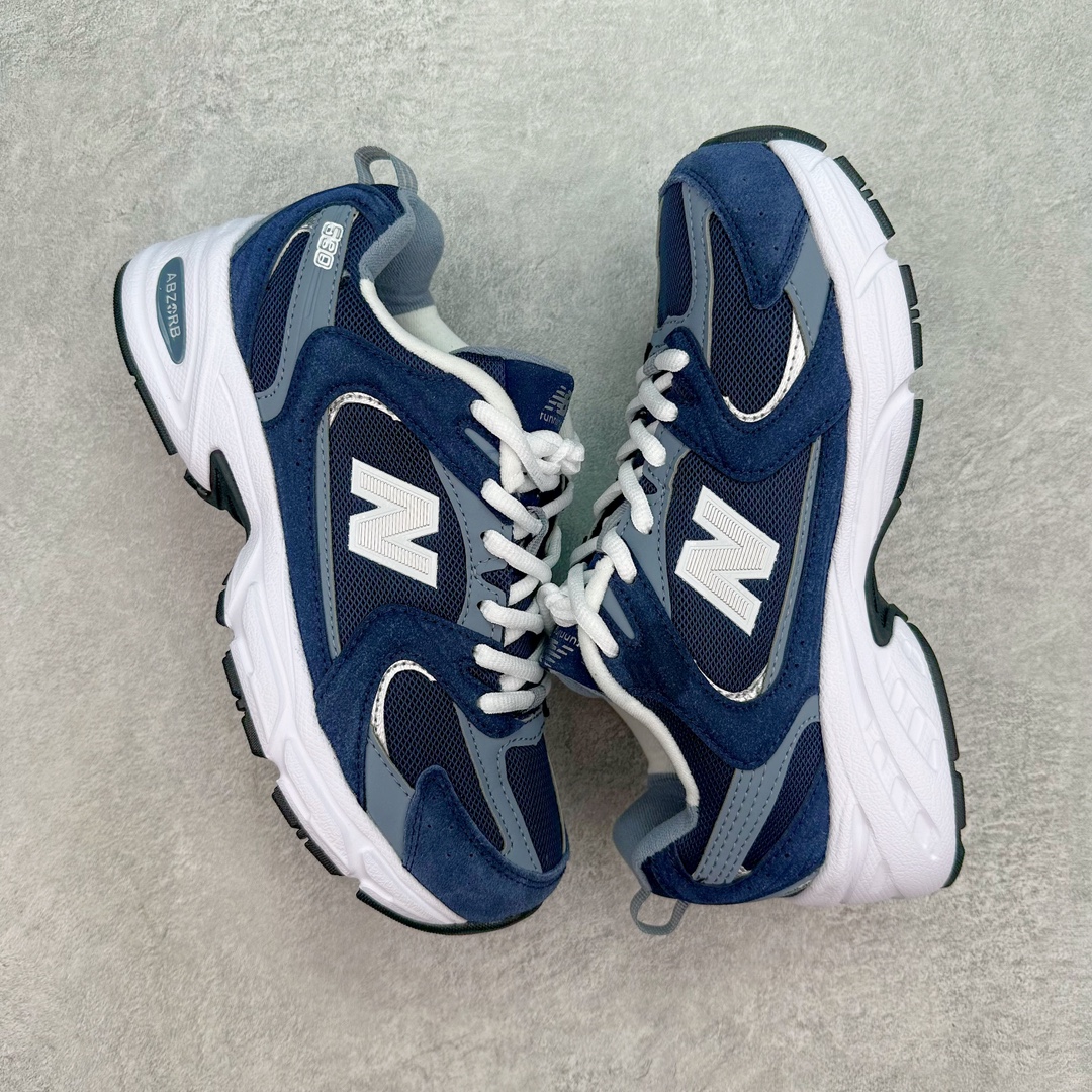 图片[3]-💰130 New Balance NB530 新百伦复古透气跑步鞋 抛弃过往以皮革为主的人气轮廓 以极具复古风范的跑鞋外观呈现 设计上全鞋以简约清爽的纯白色作基底 鞋身覆盖大面积织物网眼材质 并于鞋头、鞋带孔眼片等细节处点缀对比鲜明的反光银镀层凸显 鞋舌、侧身等位置则辅以一贯的「N」字标志和品牌徽标彰显身份 最后通过搭载的 ABZORB 缓震中底完善整体造型 Size：36 37 37.5 38 38.5 39 40 40.5 41 42 42.5 43 44 45 编码：Fby2936000-运动鞋