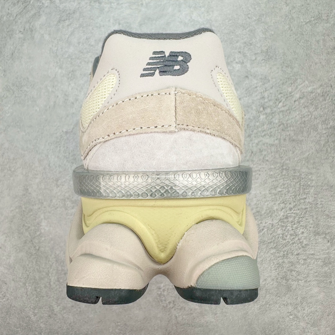 图片[8]-💰160 ＃福利特价‼New Balance NB9060系列 新百伦绒面革网布经典百搭防滑耐磨透气低帮生活休闲鞋 新百伦又带来了新鞋型 鞋身主体采用了类似 990 系列的设计风格 与传统复古慢跑鞋区别不大 最大的变化就是鞋底部分 在传统设计的中底外层 增加了多个分区的模块 圆润的线条设计与我们熟悉的 New Balance 风格截然不同 但与同样充满弧形线条的鞋面搭配 看起来毫无违和感 尺码：36-45 编码：Qby2936030-运动鞋