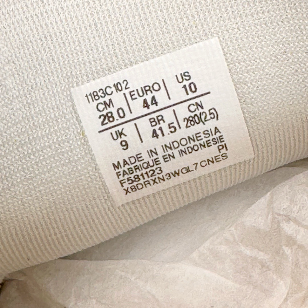 图片[16]-＃HK纯原 Asics Onitsuka Tiger MEXICO 66 亚瑟士鬼冢虎复古经典板鞋 市场最强版本 头层小羊皮加持 海外订单工厂出品 超成熟稳定的做工品控 原装全套纸板楦头开发 原汁原味 完美呈现版型 私模正确鞋底咬花纹路 一比一鞋头弧度高度鞋身弧度 绝不口嗨 细节品控鞋型随意秒杀市面 原档咬花纹路私模大底 一个单元有六个三角形 总体形拼接呈现花瓣状 官方四联吊牌 原装Ortholite轻量化鞋垫 原盒原配 质保卡 说明书 钢印防尘纸 纸板中底带钢印 乳胶组合鞋垫 支持全方位的对比专柜 产品从款式颜色造型上体现出追求舒适和细节的完美 鞋类更是推崇手工制作的严谨与完美 融舒适性与可穿性的设计风格 注重细节的完美和别致魅力 既保持稳重 又不失轻松的时尚感 尺码：36 37 37.5 38 39 39.5 40 40.5 41.5 42 42.5 43.5 44 45 46-选品中心