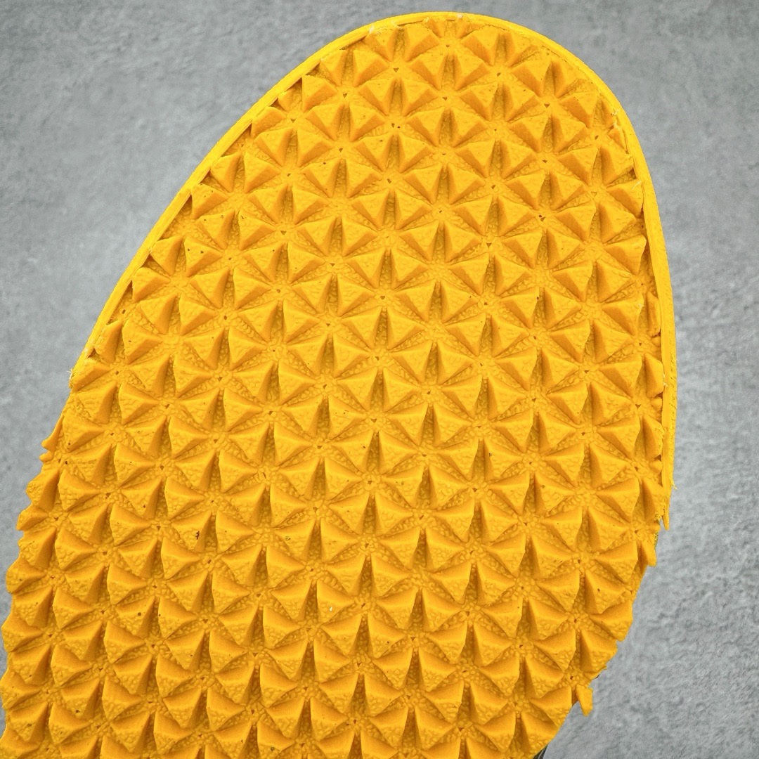 图片[22]-＃HK纯原 Asics Onitsuka Tiger MEXICO 66 亚瑟士鬼冢虎复古经典板鞋 市场最强版本 头层小羊皮加持 海外订单工厂出品 超成熟稳定的做工品控 原装全套纸板楦头开发 原汁原味 完美呈现版型 私模正确鞋底咬花纹路 一比一鞋头弧度高度鞋身弧度 绝不口嗨 细节品控鞋型随意秒杀市面 原档咬花纹路私模大底 一个单元有六个三角形 总体形拼接呈现花瓣状 官方四联吊牌 原装Ortholite轻量化鞋垫 原盒原配 质保卡 说明书 钢印防尘纸 纸板中底带钢印 乳胶组合鞋垫 支持全方位的对比专柜 产品从款式颜色造型上体现出追求舒适和细节的完美 鞋类更是推崇手工制作的严谨与完美 融舒适性与可穿性的设计风格 注重细节的完美和别致魅力 既保持稳重 又不失轻松的时尚感 尺码：36 37 37.5 38 39 39.5 40 40.5 41.5 42 42.5 43.5 44 45 46-选品中心