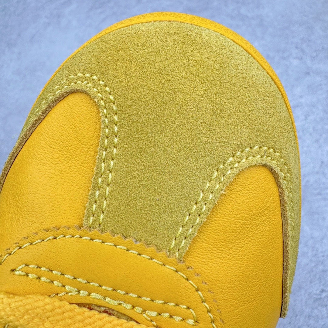 图片[12]-＃HK纯原 Asics Onitsuka Tiger MEXICO 66 亚瑟士鬼冢虎复古经典板鞋 市场最强版本 头层小羊皮加持 海外订单工厂出品 超成熟稳定的做工品控 原装全套纸板楦头开发 原汁原味 完美呈现版型 私模正确鞋底咬花纹路 一比一鞋头弧度高度鞋身弧度 绝不口嗨 细节品控鞋型随意秒杀市面 原档咬花纹路私模大底 一个单元有六个三角形 总体形拼接呈现花瓣状 官方四联吊牌 原装Ortholite轻量化鞋垫 原盒原配 质保卡 说明书 钢印防尘纸 纸板中底带钢印 乳胶组合鞋垫 支持全方位的对比专柜 产品从款式颜色造型上体现出追求舒适和细节的完美 鞋类更是推崇手工制作的严谨与完美 融舒适性与可穿性的设计风格 注重细节的完美和别致魅力 既保持稳重 又不失轻松的时尚感 尺码：36 37 37.5 38 39 39.5 40 40.5 41.5 42 42.5 43.5 44 45 46-选品中心