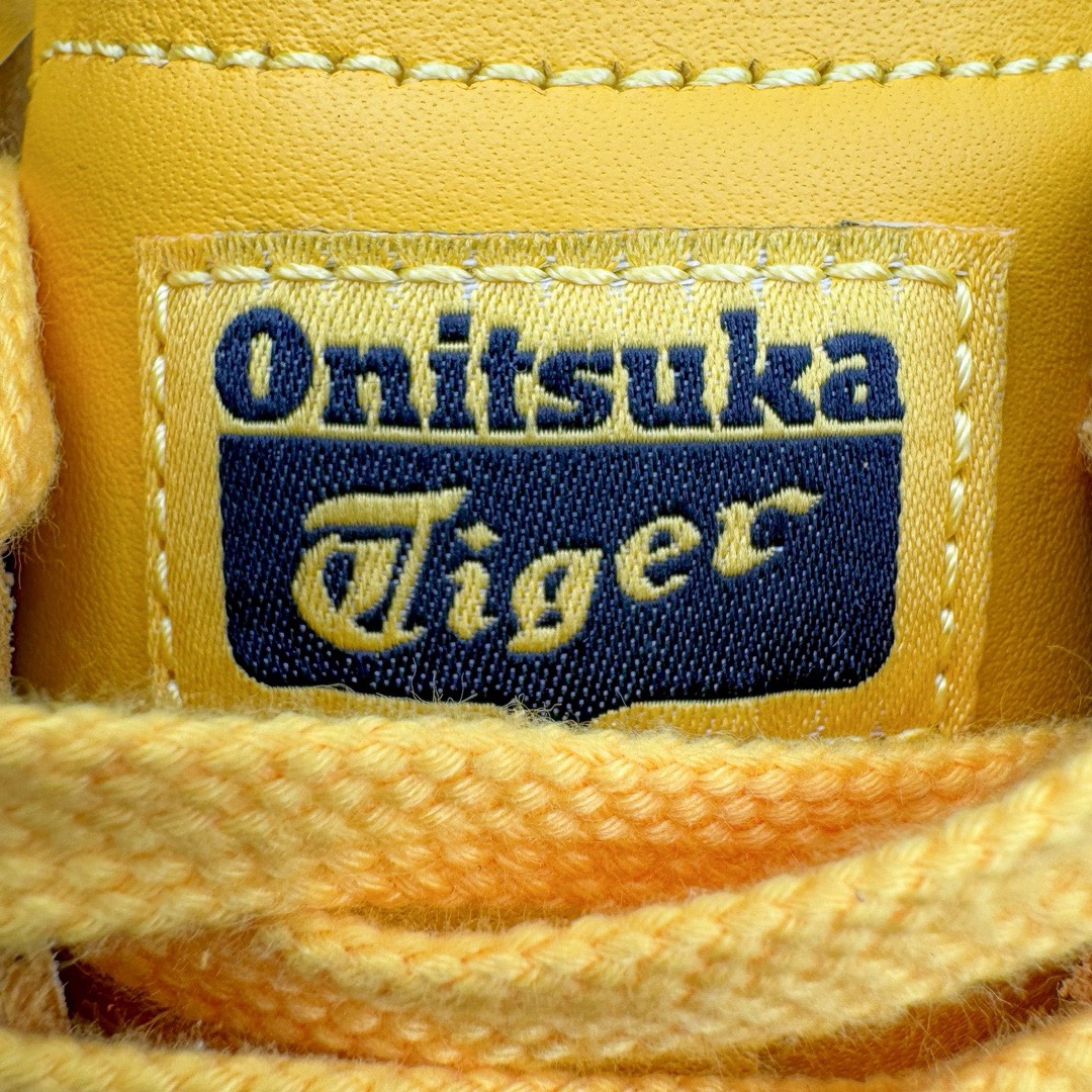 图片[11]-＃HK纯原 Asics Onitsuka Tiger MEXICO 66 亚瑟士鬼冢虎复古经典板鞋 市场最强版本 头层小羊皮加持 海外订单工厂出品 超成熟稳定的做工品控 原装全套纸板楦头开发 原汁原味 完美呈现版型 私模正确鞋底咬花纹路 一比一鞋头弧度高度鞋身弧度 绝不口嗨 细节品控鞋型随意秒杀市面 原档咬花纹路私模大底 一个单元有六个三角形 总体形拼接呈现花瓣状 官方四联吊牌 原装Ortholite轻量化鞋垫 原盒原配 质保卡 说明书 钢印防尘纸 纸板中底带钢印 乳胶组合鞋垫 支持全方位的对比专柜 产品从款式颜色造型上体现出追求舒适和细节的完美 鞋类更是推崇手工制作的严谨与完美 融舒适性与可穿性的设计风格 注重细节的完美和别致魅力 既保持稳重 又不失轻松的时尚感 尺码：36 37 37.5 38 39 39.5 40 40.5 41.5 42 42.5 43.5 44 45 46-选品中心