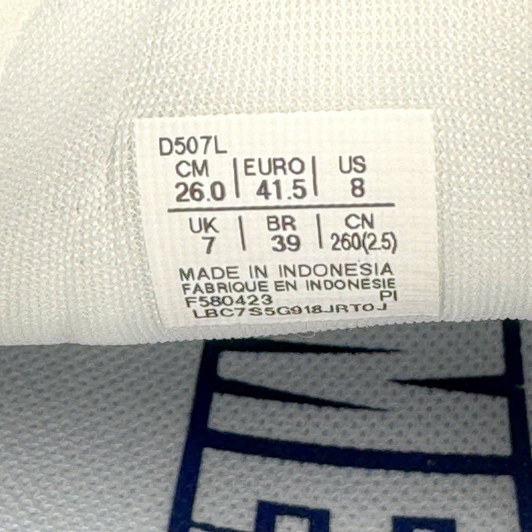 图片[24]-＃HK纯原 Asics Onitsuka Tiger MEXICO 66 亚瑟士鬼冢虎复古经典板鞋 市场最强版本 头层小羊皮加持 海外订单工厂出品 超成熟稳定的做工品控 原装全套纸板楦头开发 原汁原味 完美呈现版型 私模正确鞋底咬花纹路 一比一鞋头弧度高度鞋身弧度 绝不口嗨 细节品控鞋型随意秒杀市面 原档咬花纹路私模大底 一个单元有六个三角形 总体形拼接呈现花瓣状 官方四联吊牌 原装Ortholite轻量化鞋垫 原盒原配 质保卡 说明书 钢印防尘纸 纸板中底带钢印 乳胶组合鞋垫 支持全方位的对比专柜 产品从款式颜色造型上体现出追求舒适和细节的完美 鞋类更是推崇手工制作的严谨与完美 融舒适性与可穿性的设计风格 注重细节的完美和别致魅力 既保持稳重 又不失轻松的时尚感 尺码：36 37 37.5 38 39 39.5 40 40.5 41.5 42 42.5 43.5 44 45 46-选品中心