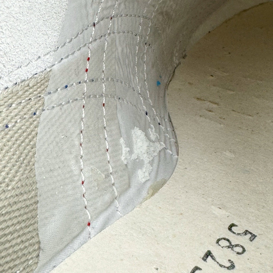 图片[19]-＃HK纯原 Asics Onitsuka Tiger MEXICO 66 亚瑟士鬼冢虎复古经典板鞋 市场最强版本 头层小羊皮加持 海外订单工厂出品 超成熟稳定的做工品控 原装全套纸板楦头开发 原汁原味 完美呈现版型 私模正确鞋底咬花纹路 一比一鞋头弧度高度鞋身弧度 绝不口嗨 细节品控鞋型随意秒杀市面 原档咬花纹路私模大底 一个单元有六个三角形 总体形拼接呈现花瓣状 官方四联吊牌 原装Ortholite轻量化鞋垫 原盒原配 质保卡 说明书 钢印防尘纸 纸板中底带钢印 乳胶组合鞋垫 支持全方位的对比专柜 产品从款式颜色造型上体现出追求舒适和细节的完美 鞋类更是推崇手工制作的严谨与完美 融舒适性与可穿性的设计风格 注重细节的完美和别致魅力 既保持稳重 又不失轻松的时尚感 尺码：36 37 37.5 38 39 39.5 40 40.5 41.5 42 42.5 43.5 44 45 46-选品中心