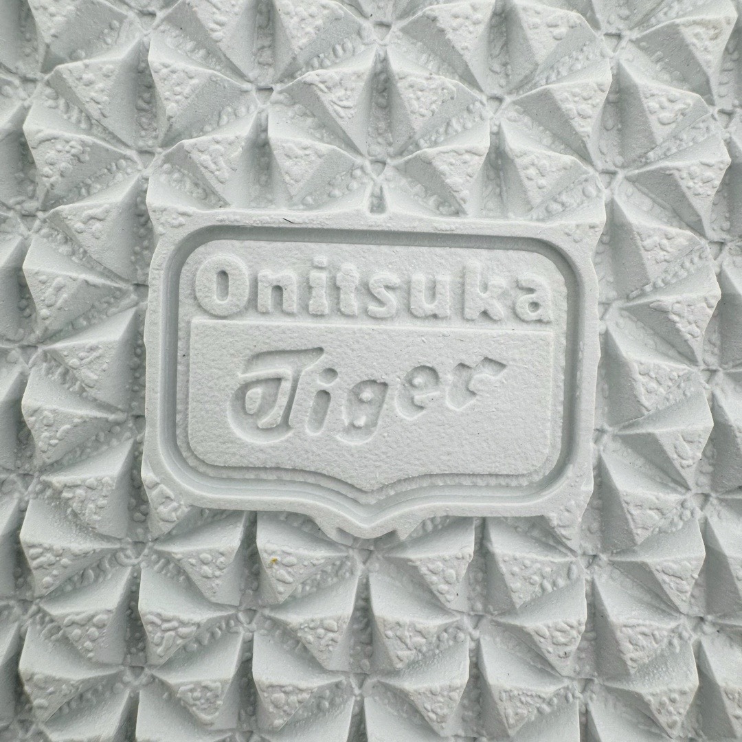 图片[22]-＃HK纯原 Asics Onitsuka Tiger MEXICO 66 亚瑟士鬼冢虎复古经典板鞋 市场最强版本 头层小羊皮加持 海外订单工厂出品 超成熟稳定的做工品控 原装全套纸板楦头开发 原汁原味 完美呈现版型 私模正确鞋底咬花纹路 一比一鞋头弧度高度鞋身弧度 绝不口嗨 细节品控鞋型随意秒杀市面 原档咬花纹路私模大底 一个单元有六个三角形 总体形拼接呈现花瓣状 官方四联吊牌 原装Ortholite轻量化鞋垫 原盒原配 质保卡 说明书 钢印防尘纸 纸板中底带钢印 乳胶组合鞋垫 支持全方位的对比专柜 产品从款式颜色造型上体现出追求舒适和细节的完美 鞋类更是推崇手工制作的严谨与完美 融舒适性与可穿性的设计风格 注重细节的完美和别致魅力 既保持稳重 又不失轻松的时尚感 尺码：36 37 37.5 38 39 39.5 40 40.5 41.5 42 42.5 43.5 44 45 46-选品中心