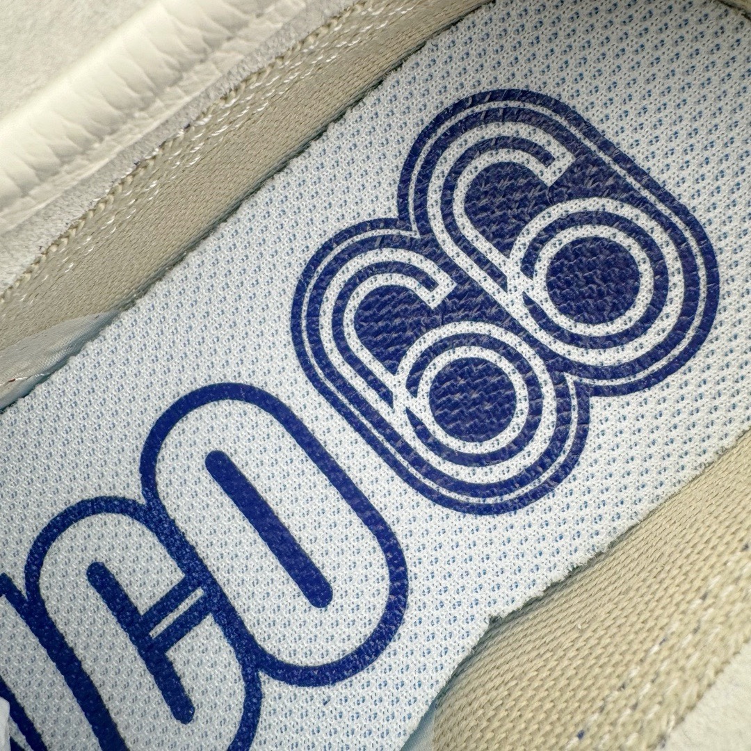 图片[11]-＃HK纯原 Asics Onitsuka Tiger MEXICO 66 亚瑟士鬼冢虎复古经典板鞋 市场最强版本 头层小羊皮加持 海外订单工厂出品 超成熟稳定的做工品控 原装全套纸板楦头开发 原汁原味 完美呈现版型 私模正确鞋底咬花纹路 一比一鞋头弧度高度鞋身弧度 绝不口嗨 细节品控鞋型随意秒杀市面 原档咬花纹路私模大底 一个单元有六个三角形 总体形拼接呈现花瓣状 官方四联吊牌 原装Ortholite轻量化鞋垫 原盒原配 质保卡 说明书 钢印防尘纸 纸板中底带钢印 乳胶组合鞋垫 支持全方位的对比专柜 产品从款式颜色造型上体现出追求舒适和细节的完美 鞋类更是推崇手工制作的严谨与完美 融舒适性与可穿性的设计风格 注重细节的完美和别致魅力 既保持稳重 又不失轻松的时尚感 尺码：36 37 37.5 38 39 39.5 40 40.5 41.5 42 42.5 43.5 44 45 46-选品中心