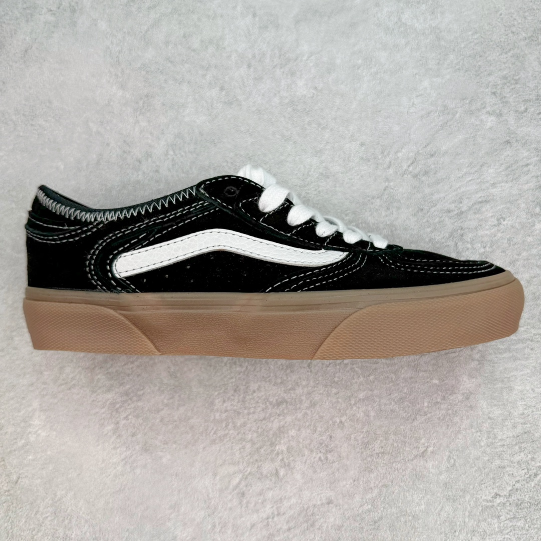 💰150 Vans Rowley Classics 黑生胶n范斯官方 经典复古休闲滑板鞋n复古鞋型搭配全麂皮鞋身做工扎实 鞋两侧标志性Vans条纹Sidestripe 后跟压印数字“66/99”分表代表Vans品牌成立于1966和Rowley Pro诞生于1999 细节满满 货号：VN0A4BTT9X1 尺码：35 36 36.5 37 38 38.5 39 40 40.5 41 42 42.5 43 44 编码：by2936020-运动鞋